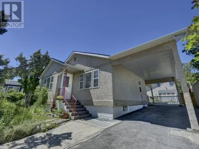 6476 KOOTENAY Street