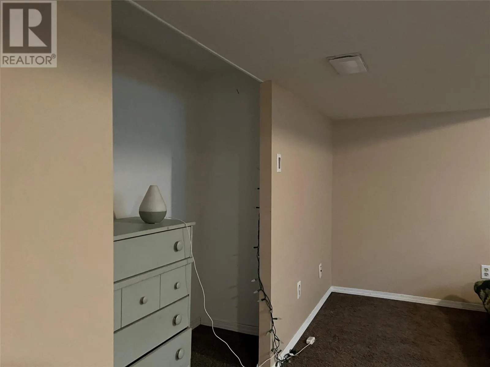 6476 KOOTENAY Street