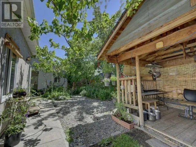 6476 KOOTENAY Street