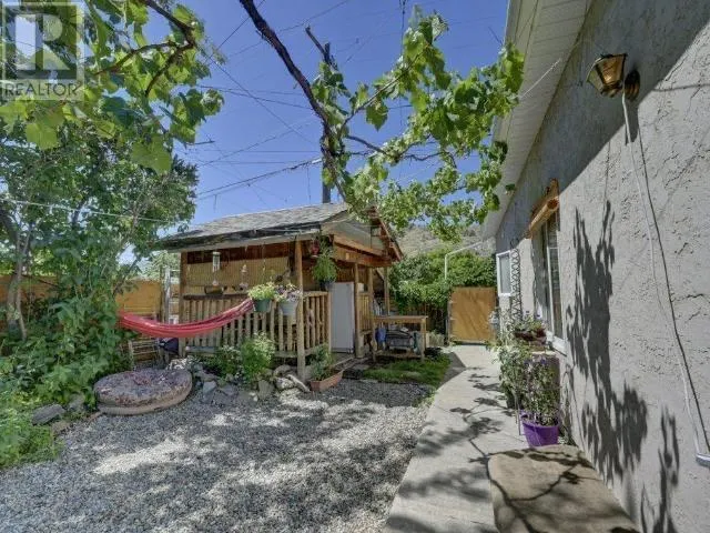 6476 KOOTENAY Street