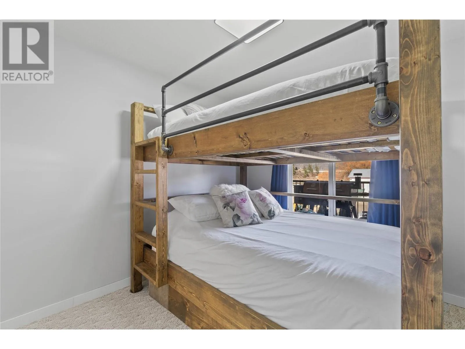 1002 Riverside Avenue Unit# 320
