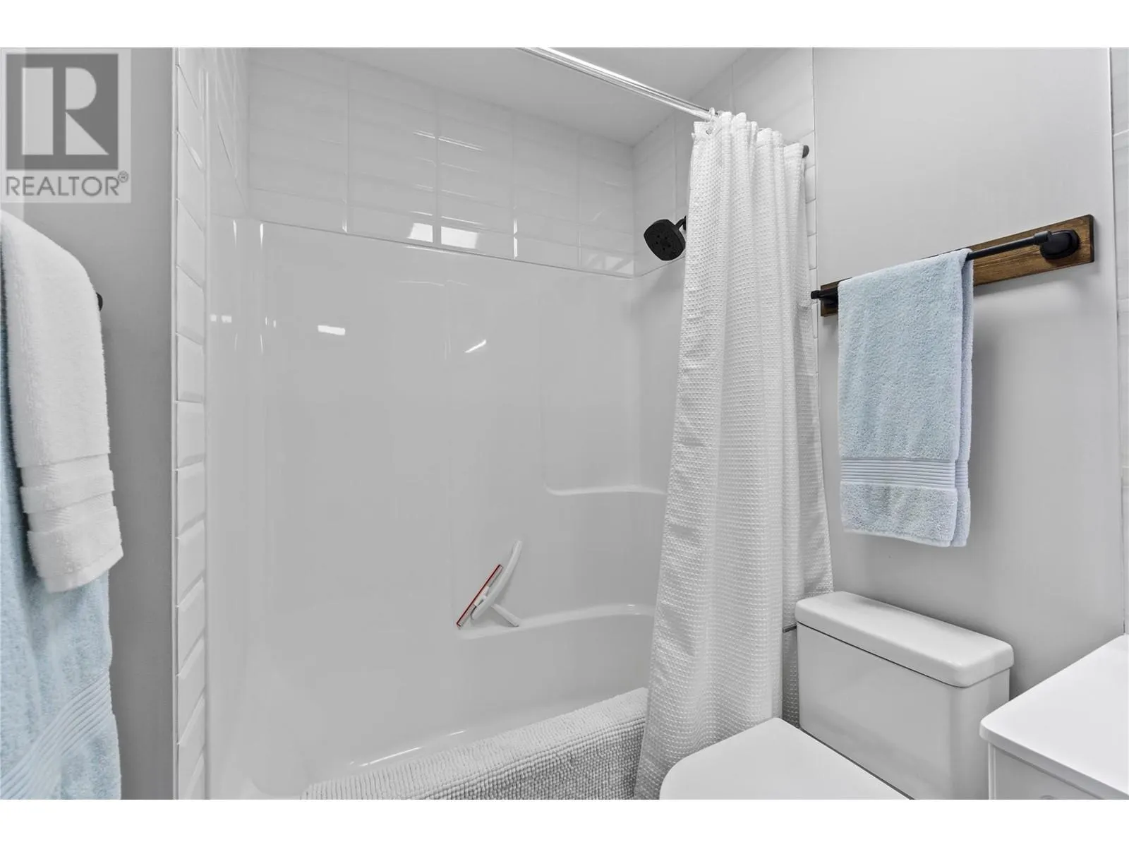 1002 Riverside Avenue Unit# 320
