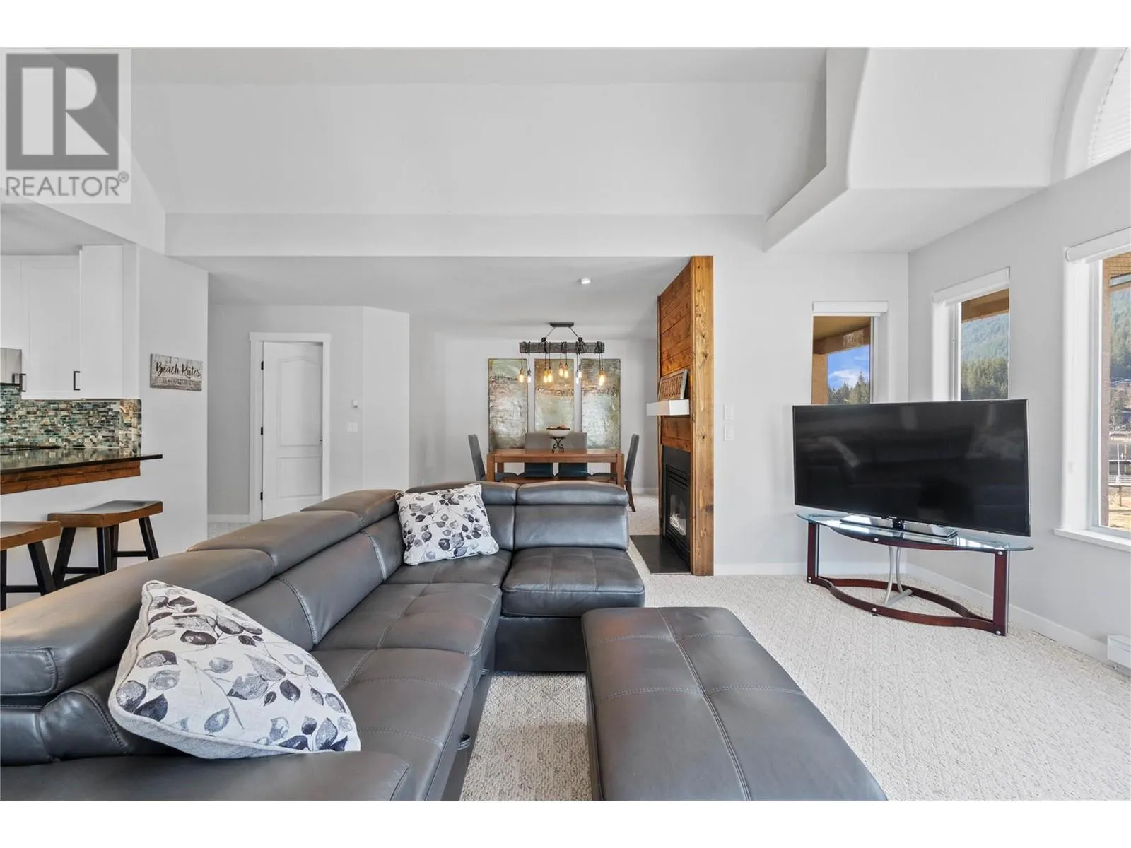 1002 Riverside Avenue Unit# 320
