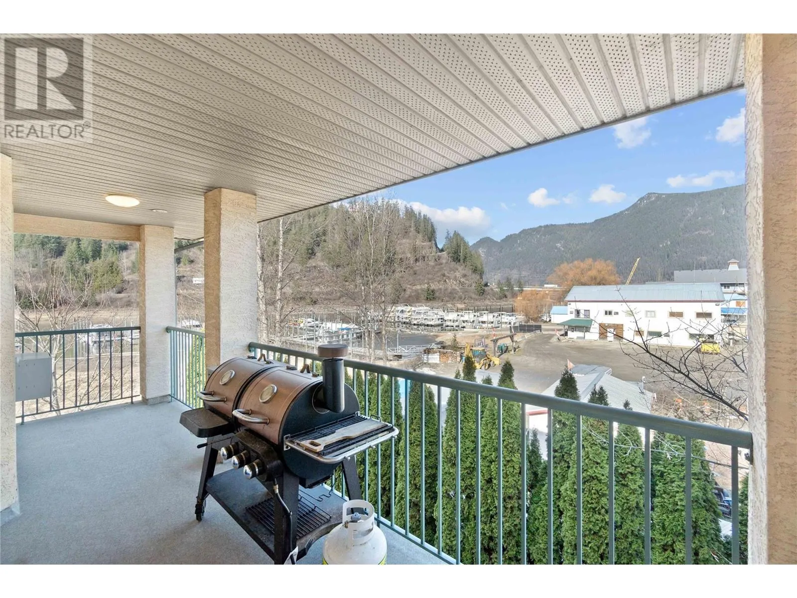 1002 Riverside Avenue Unit# 320