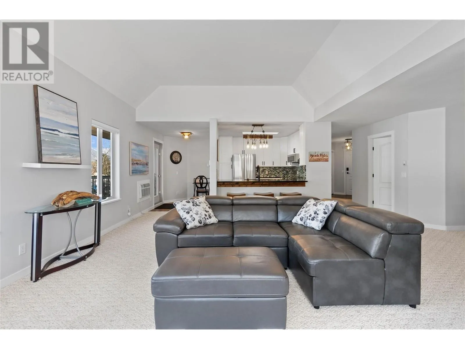 1002 Riverside Avenue Unit# 320