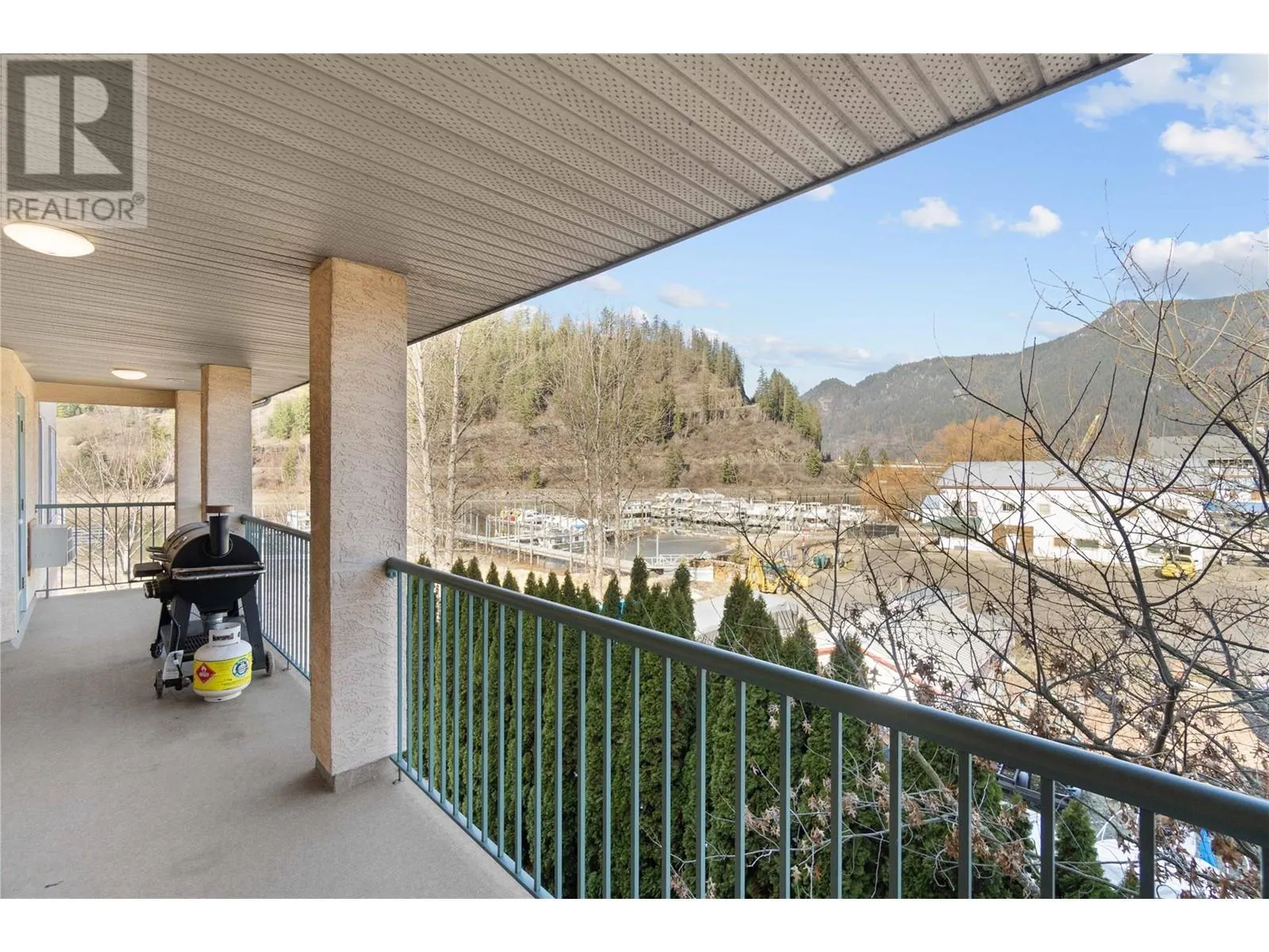 1002 Riverside Avenue Unit# 320