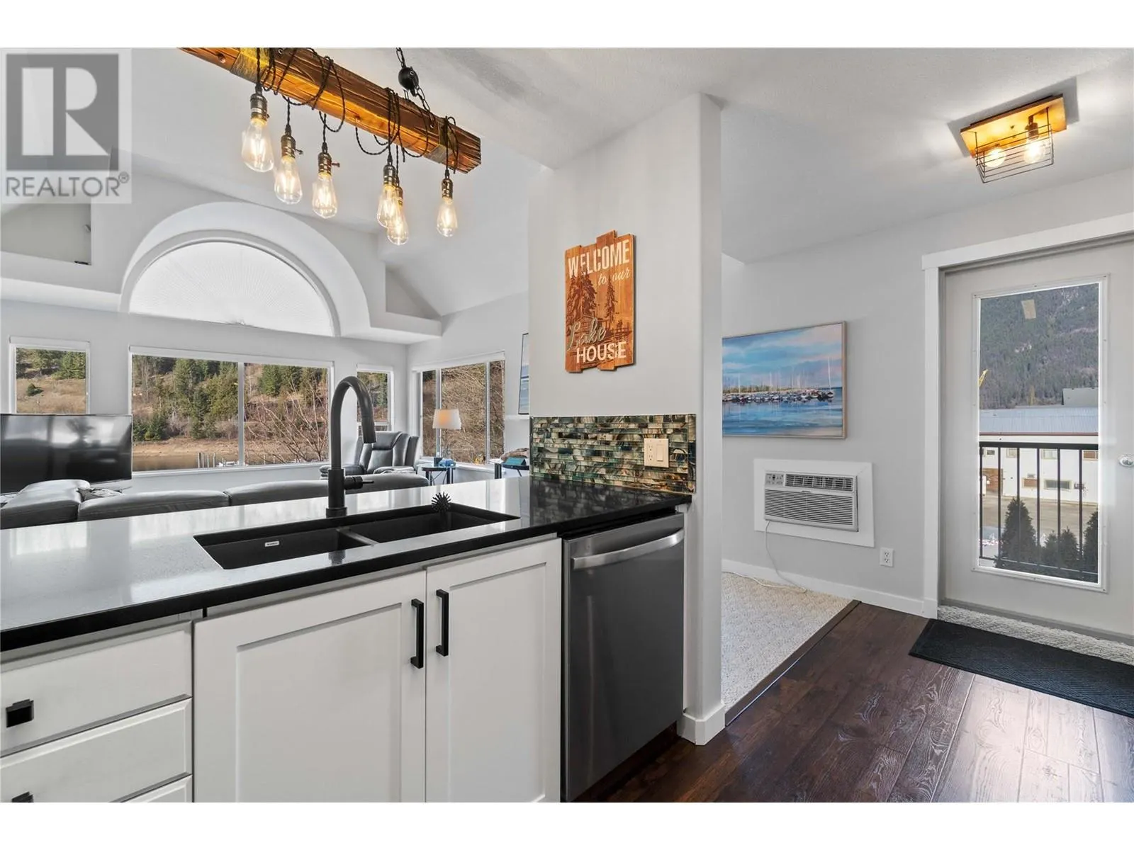 1002 Riverside Avenue Unit# 320