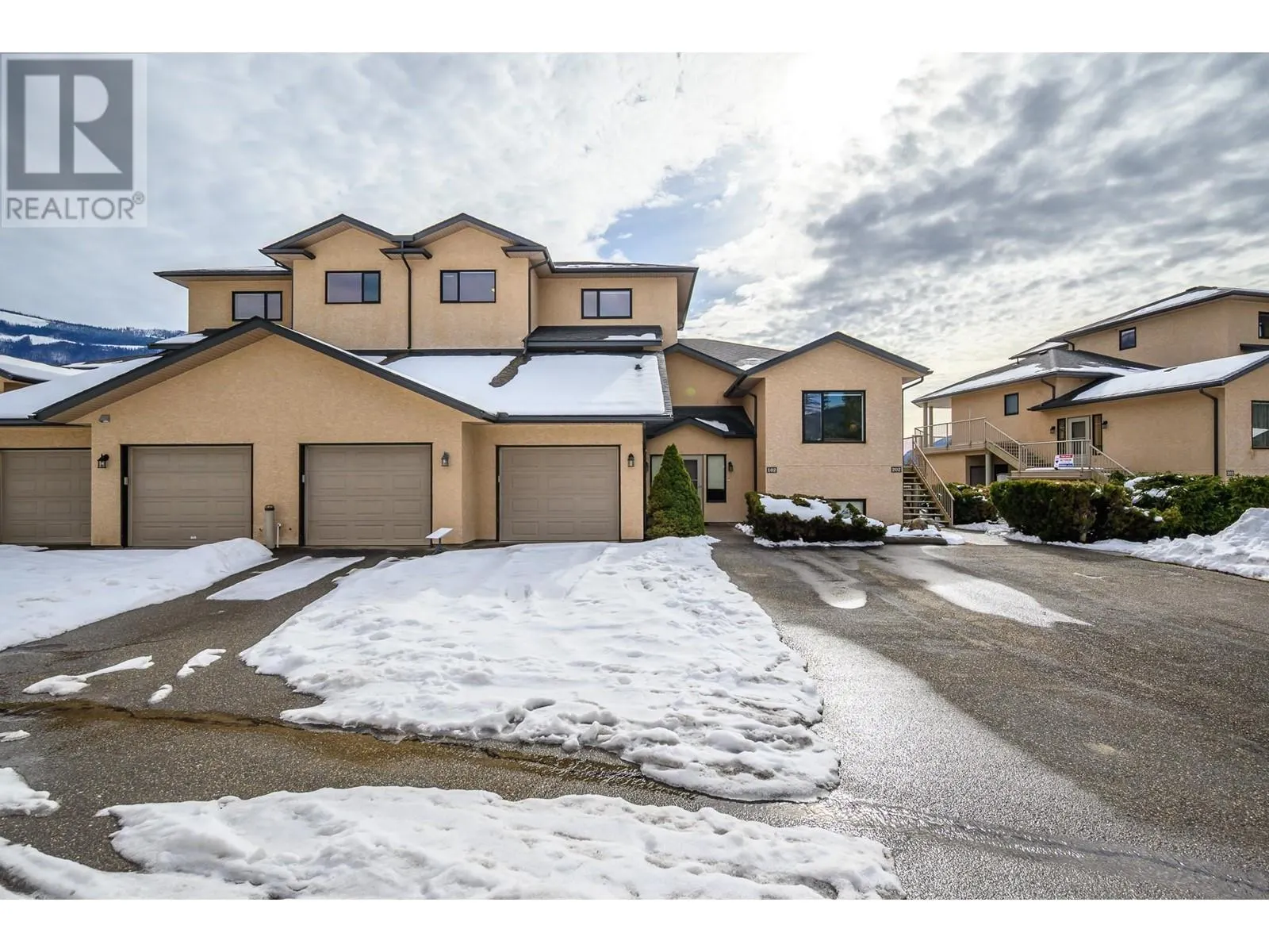 3473 Lakeview Place Unit# 202