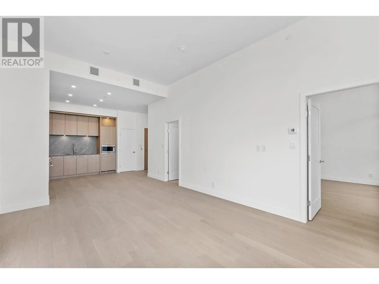 3389 Lakeshore Road Unit# 605