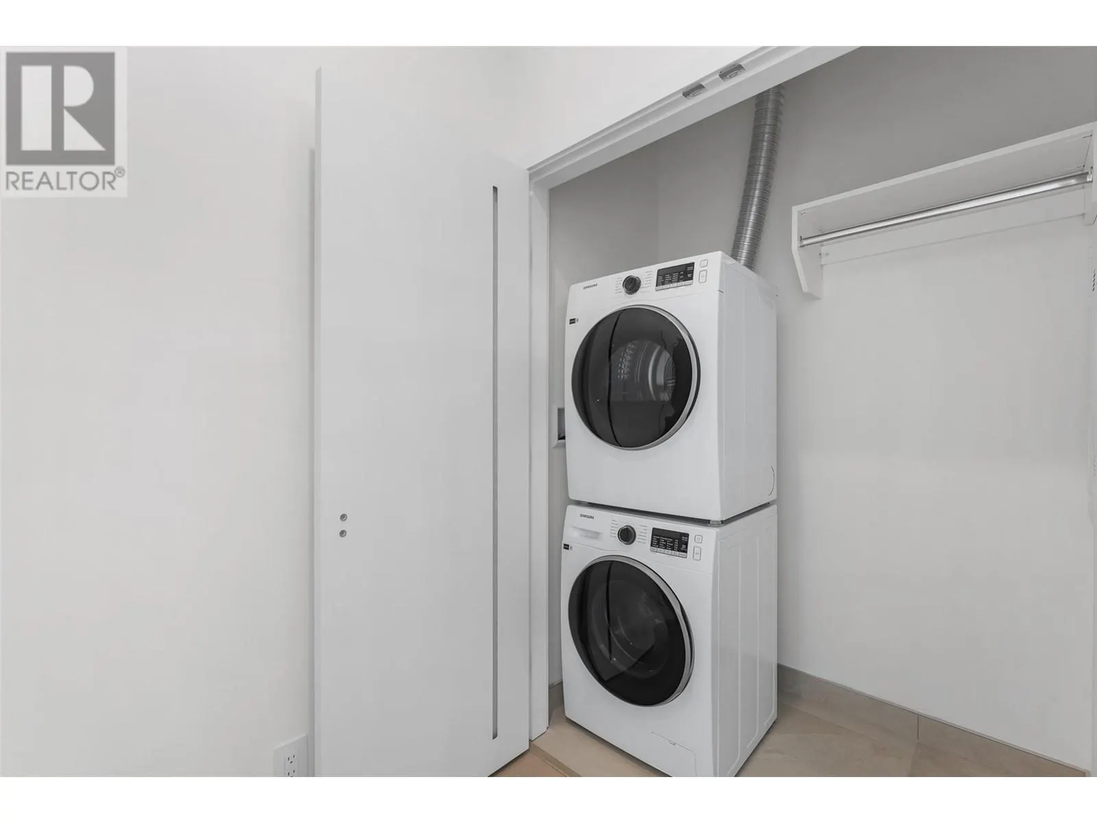 3389 Lakeshore Road Unit# 605