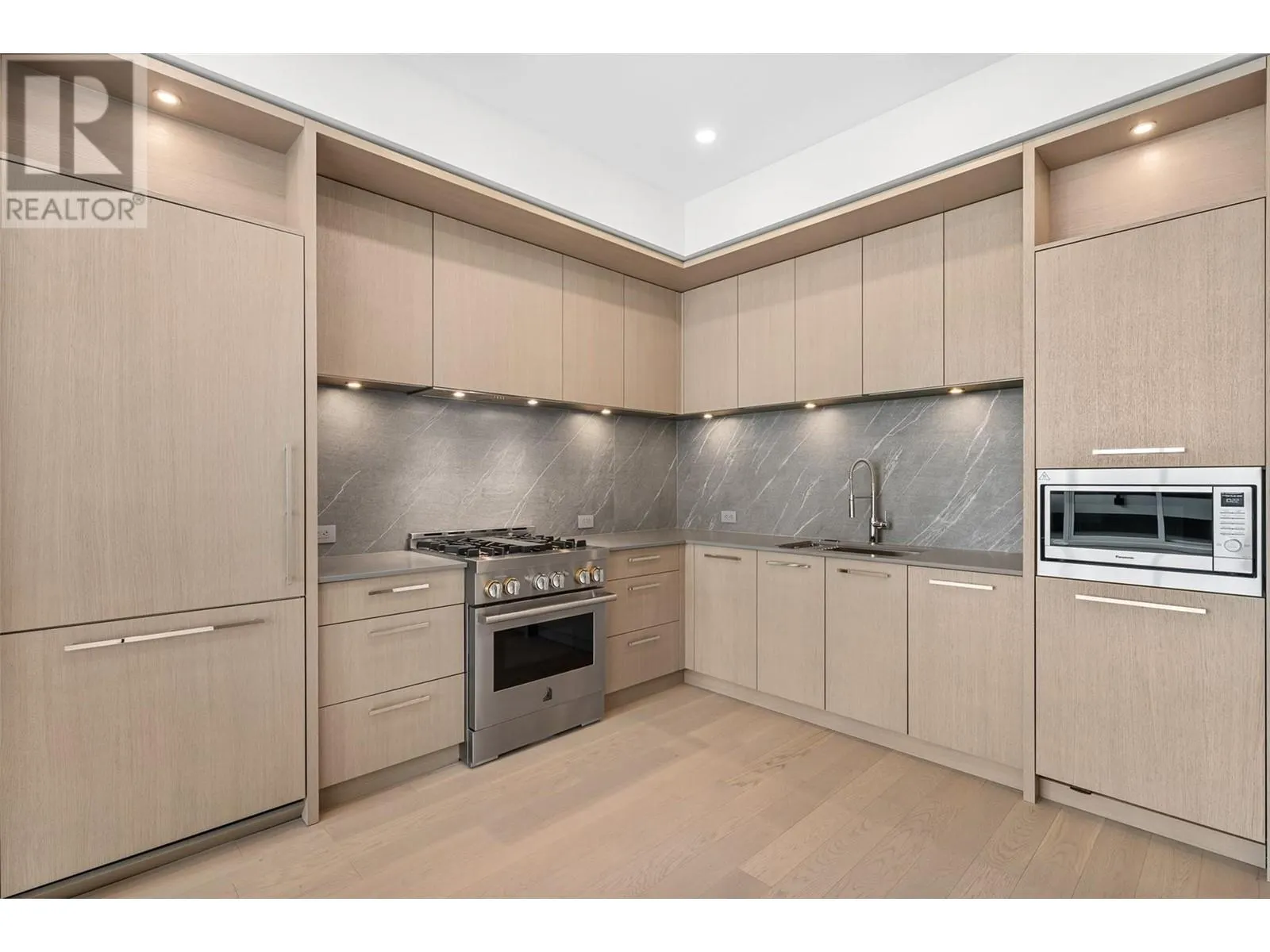 3389 Lakeshore Road Unit# 605