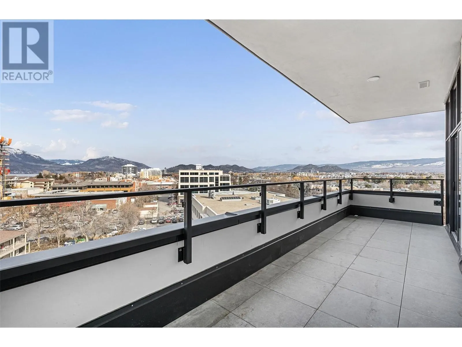 3389 Lakeshore Road Unit# 605