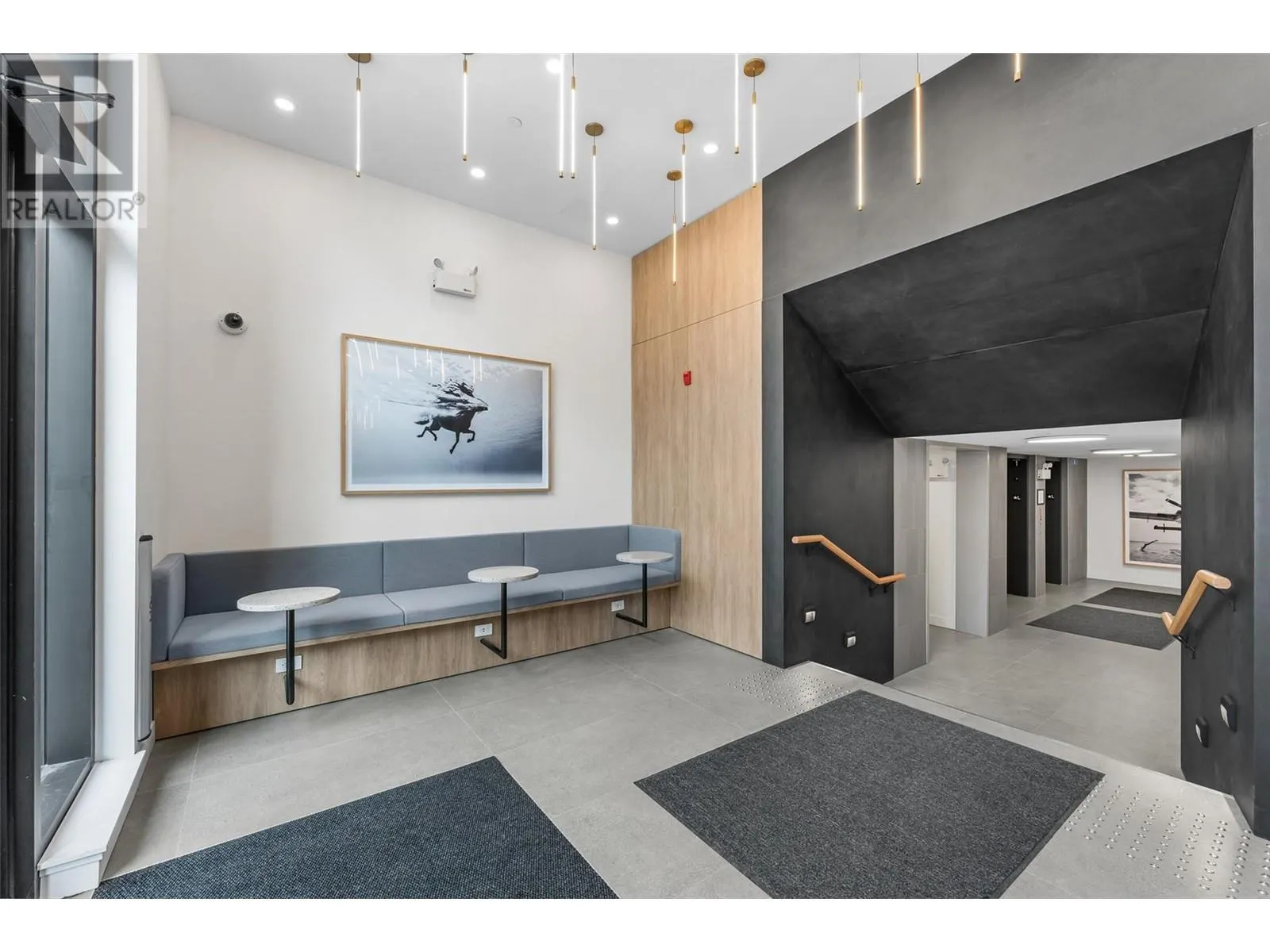3389 Lakeshore Road Unit# 605