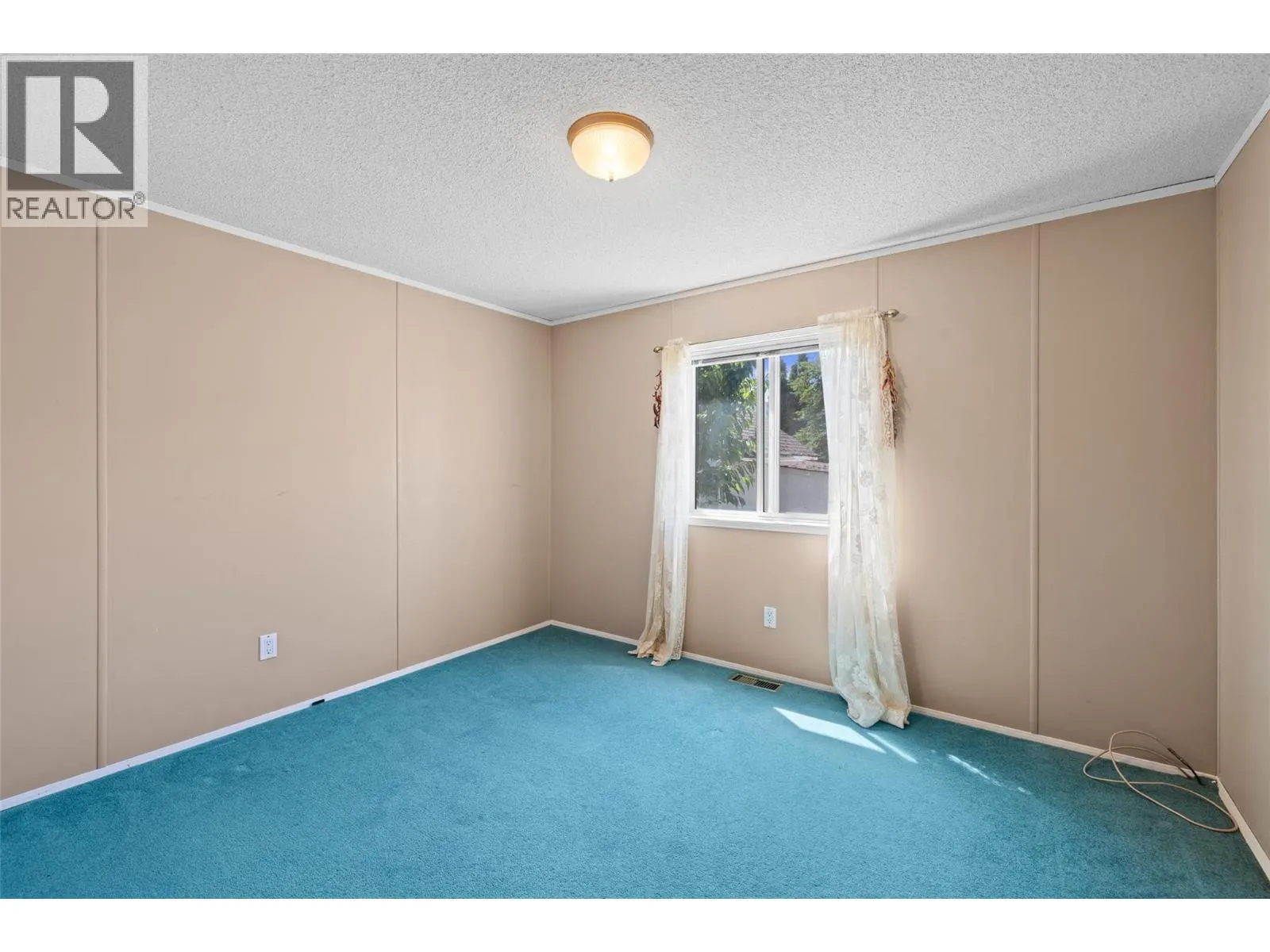 2005 Boucherie Road Unit# 137