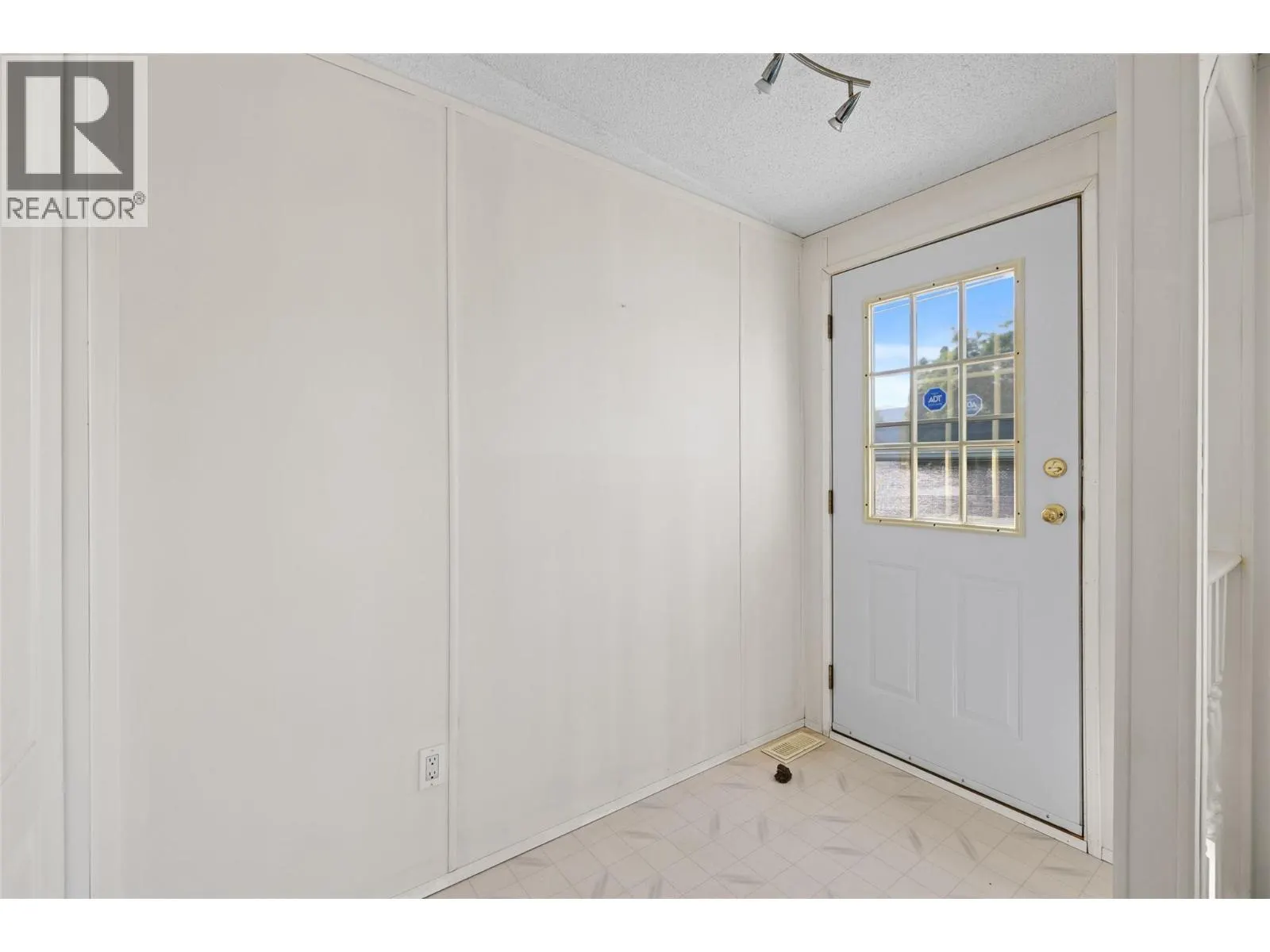 2005 Boucherie Road Unit# 137