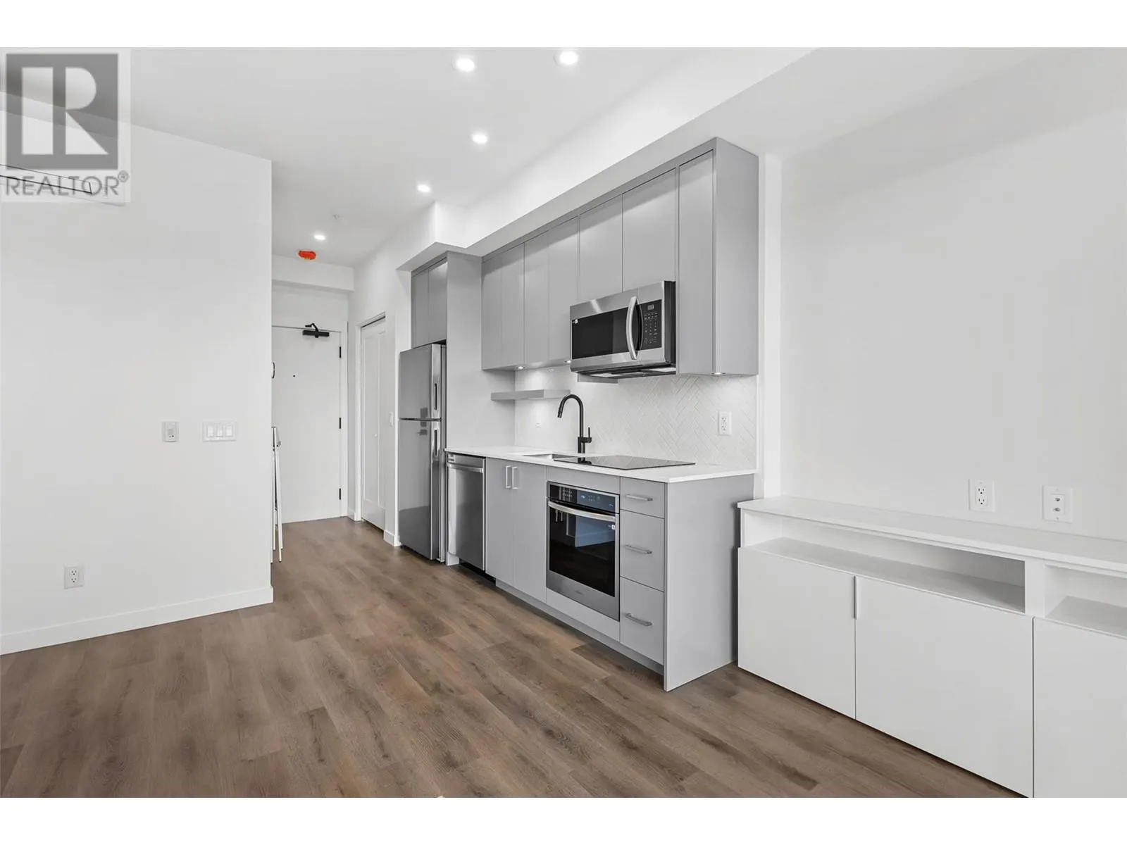 1274 Devonshire Avenue Unit# 507