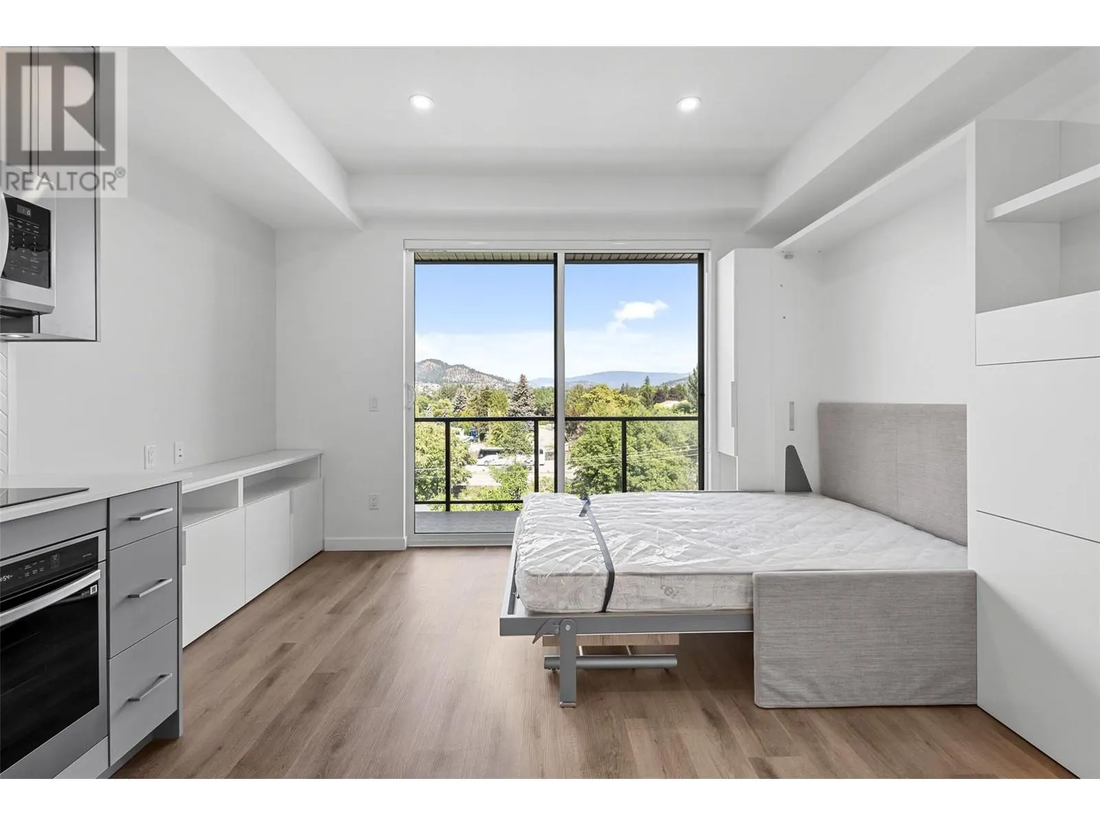 1274 Devonshire Avenue Unit# 507
