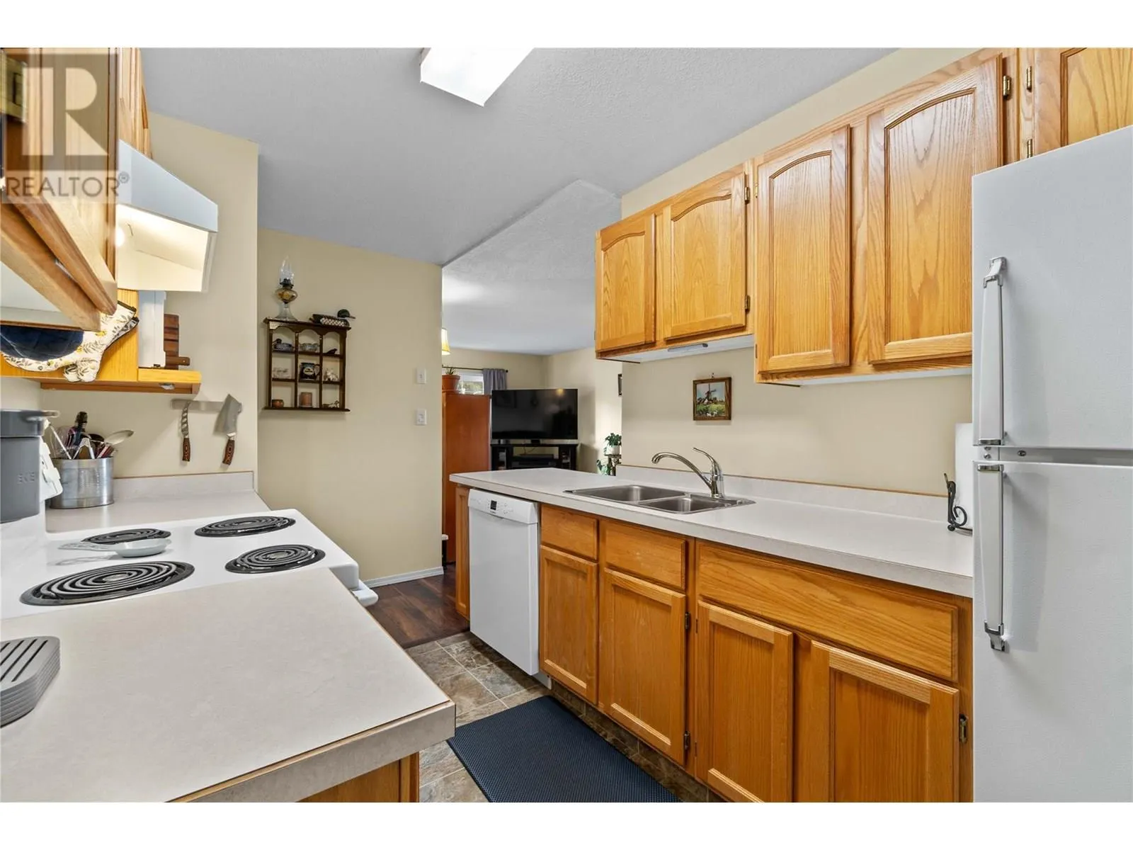 211 Kildonan Avenue Unit# 210 Lot# 10