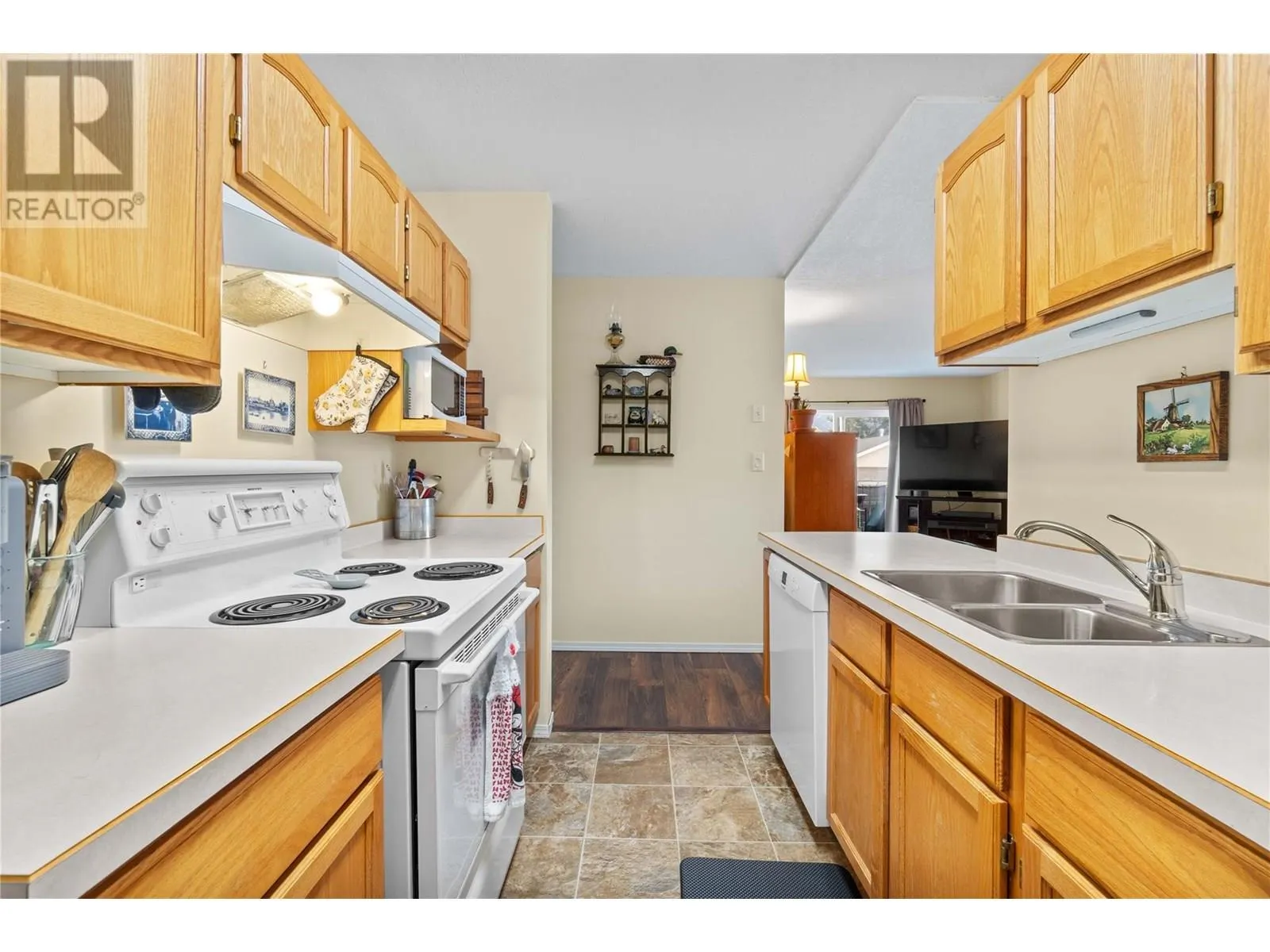 211 Kildonan Avenue Unit# 210 Lot# 10