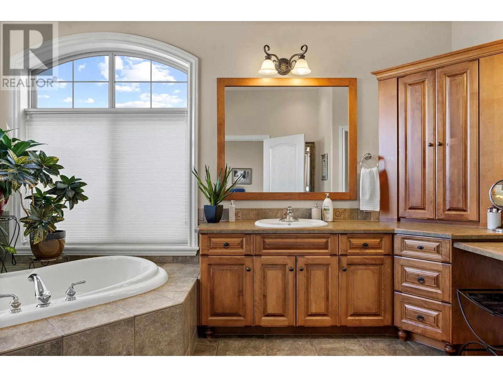 602 Arbor View Drive