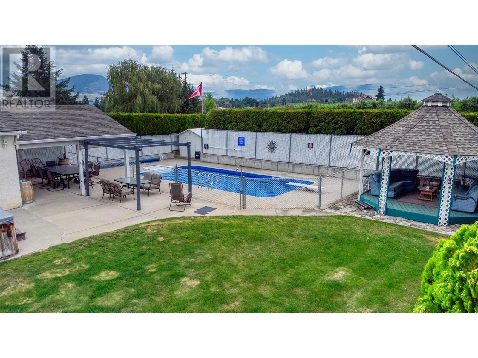 2547 Sexsmith Road