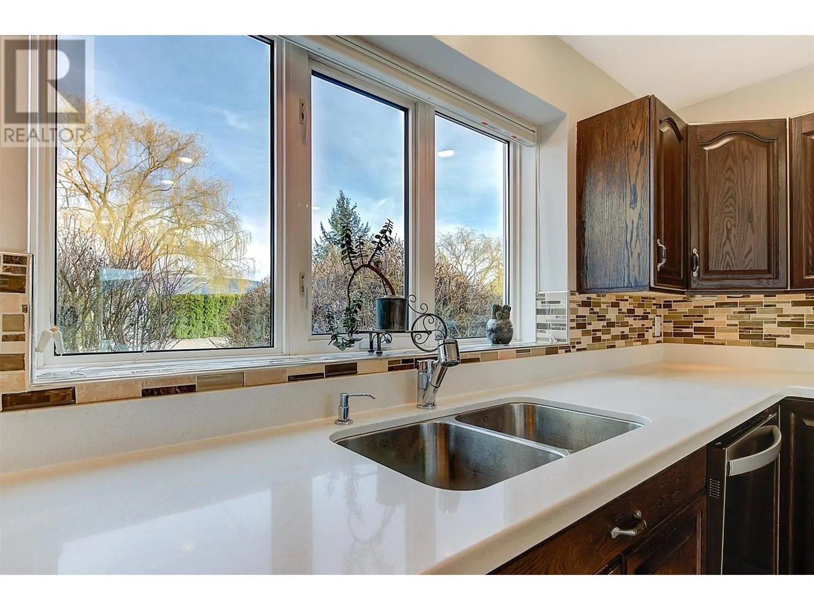2547 Sexsmith Road