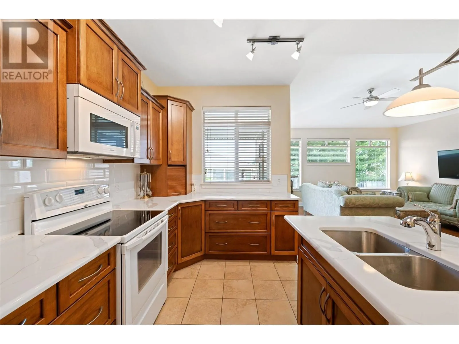 4035 Gellatly Road Unit# 239