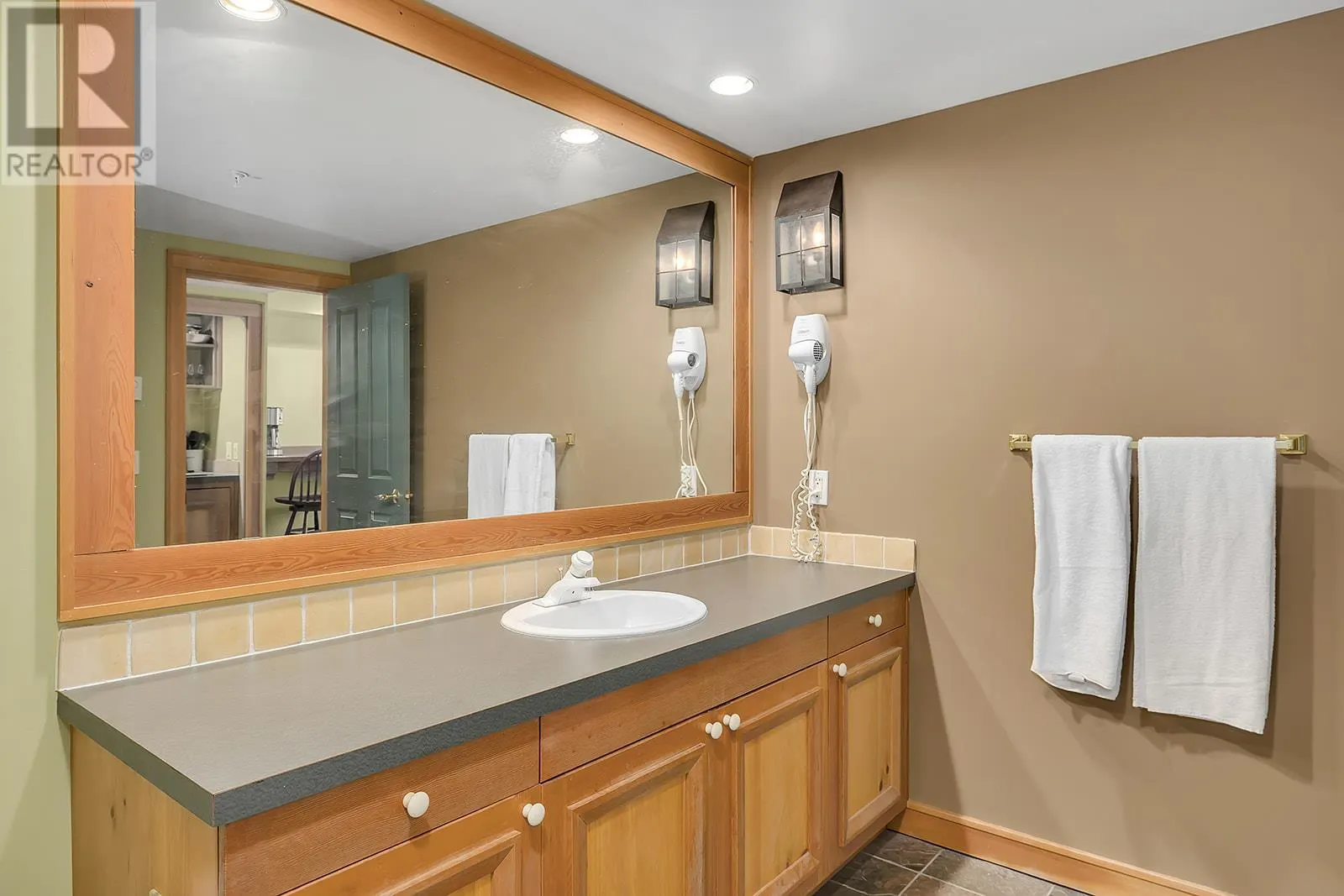 5275 Big White Road Unit# 309