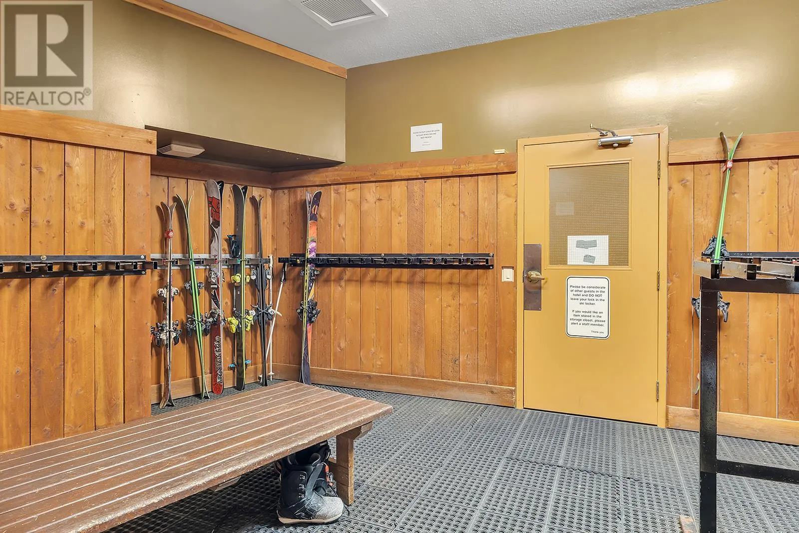 5275 Big White Road Unit# 309