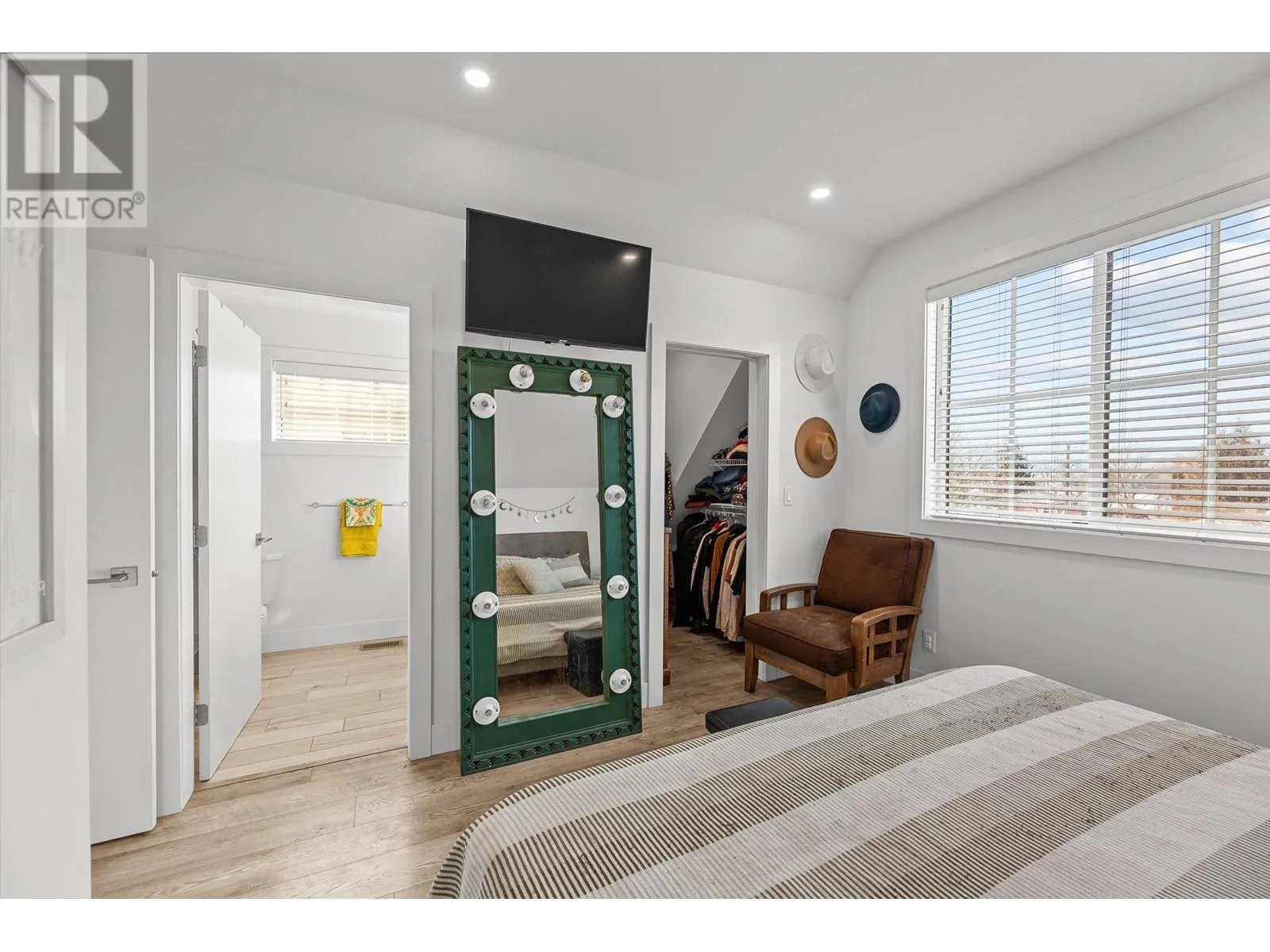 3911 27 Avenue Unit# 202