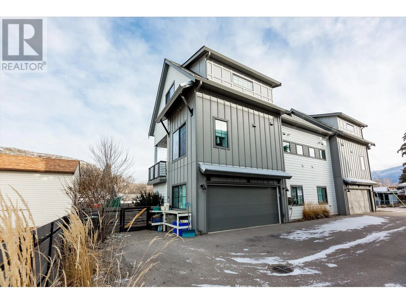 3911 27 Avenue Unit# 202