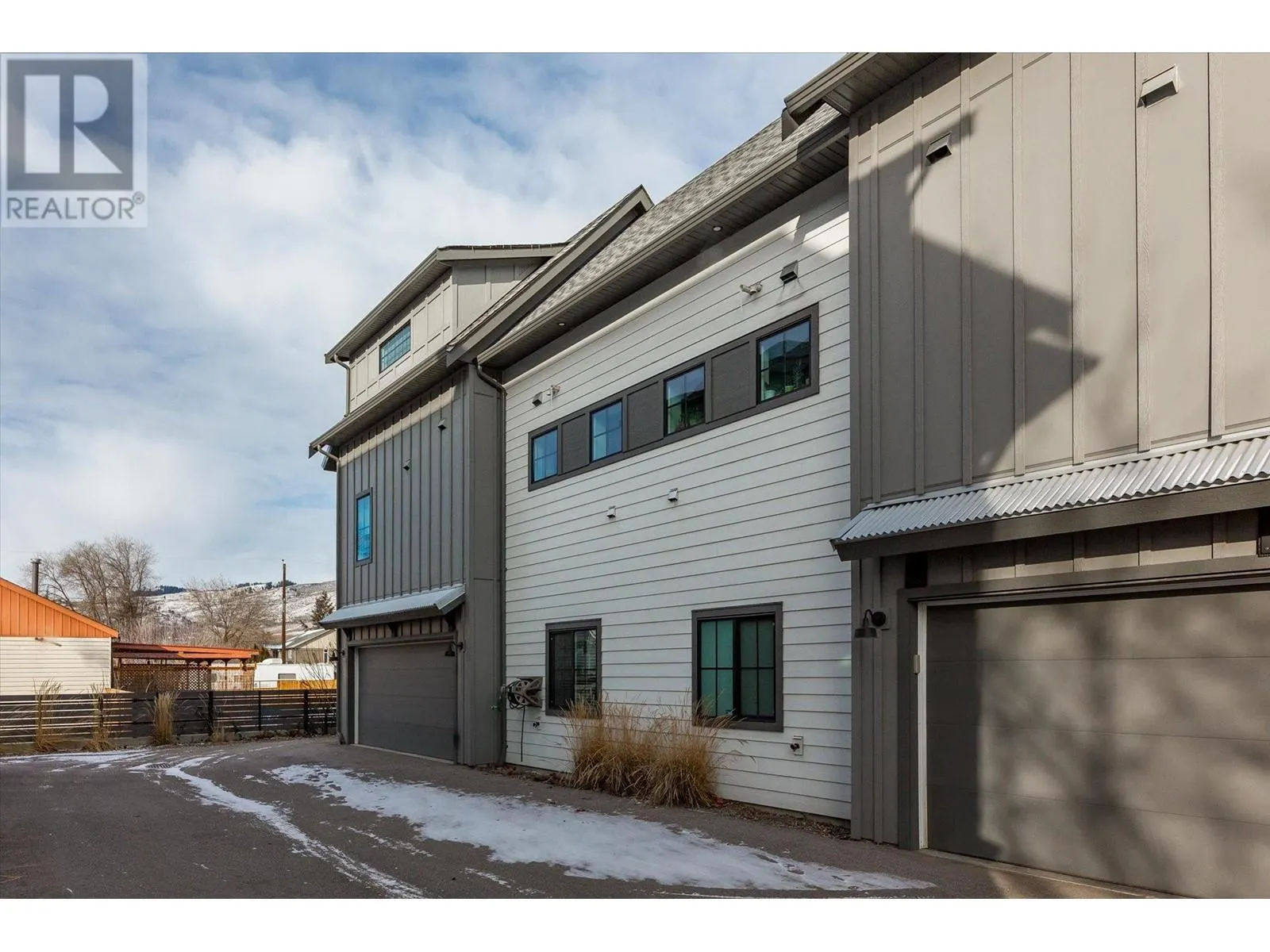 3911 27 Avenue Unit# 202