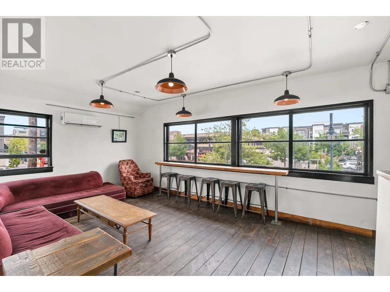 1615 Dickson Avenue Unit# 100
