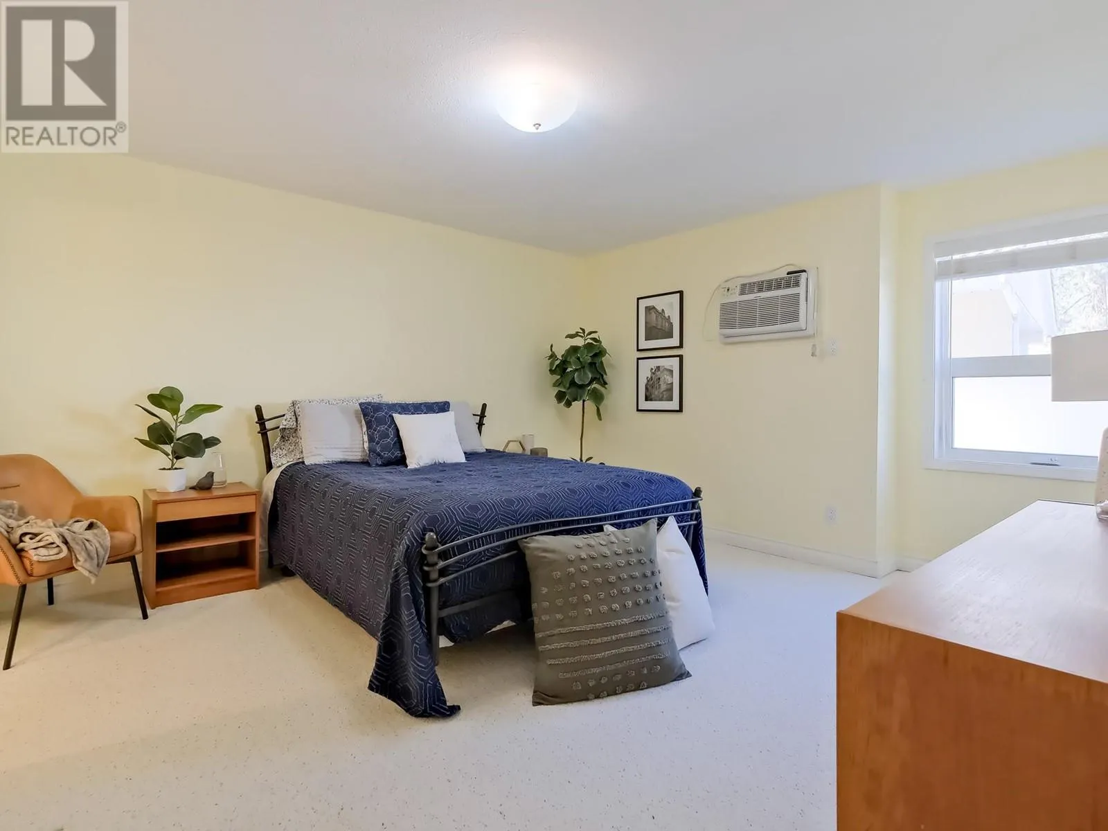 4450 Ponderosa Drive Unit# 105