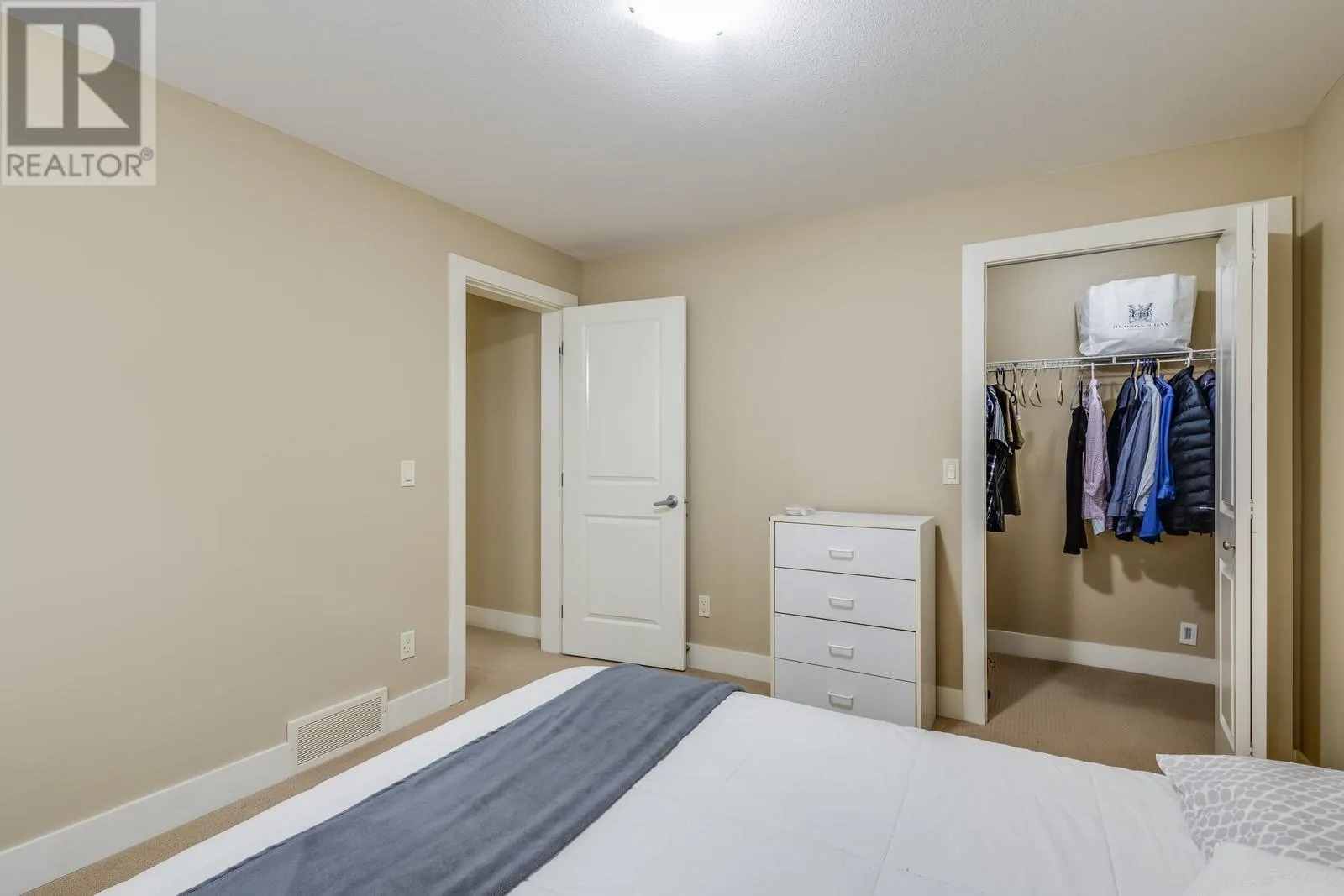 1828 Split Rail Place