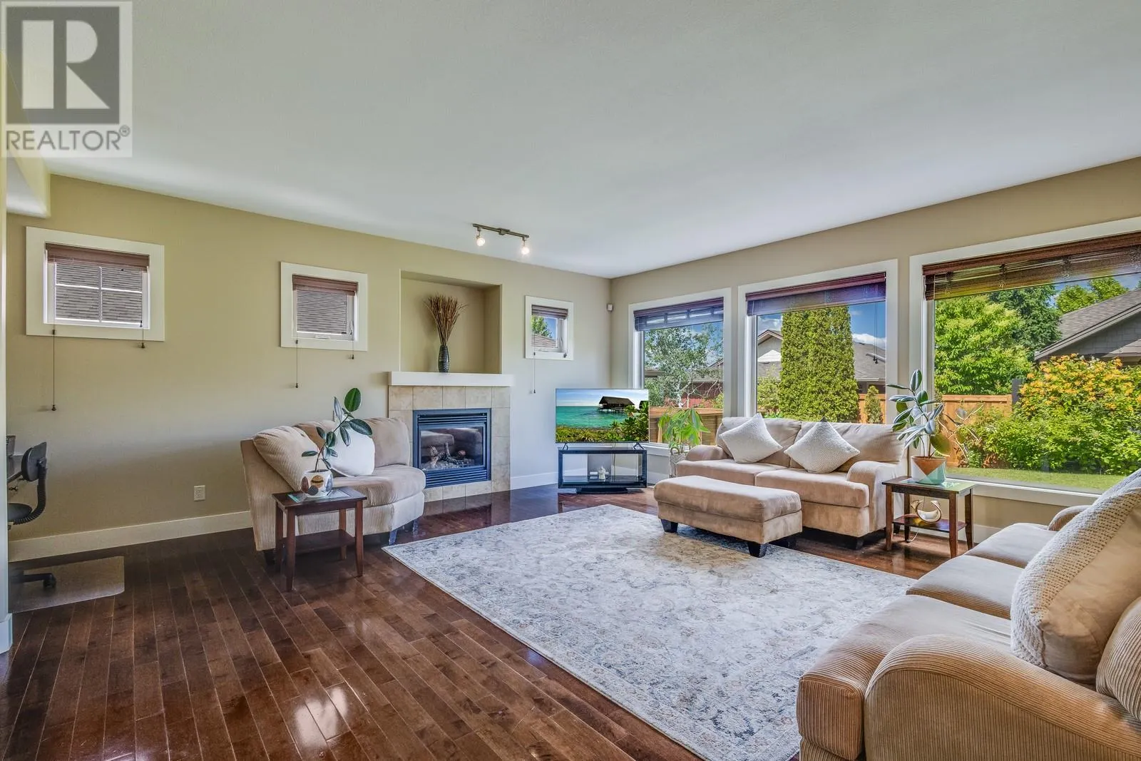 1828 Split Rail Place