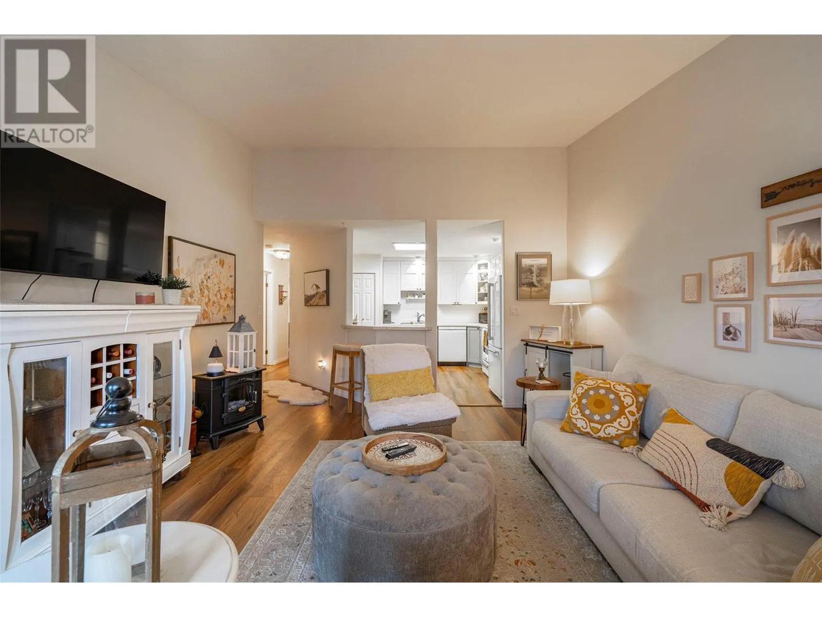 501 Kildonan Avenue Unit# 2