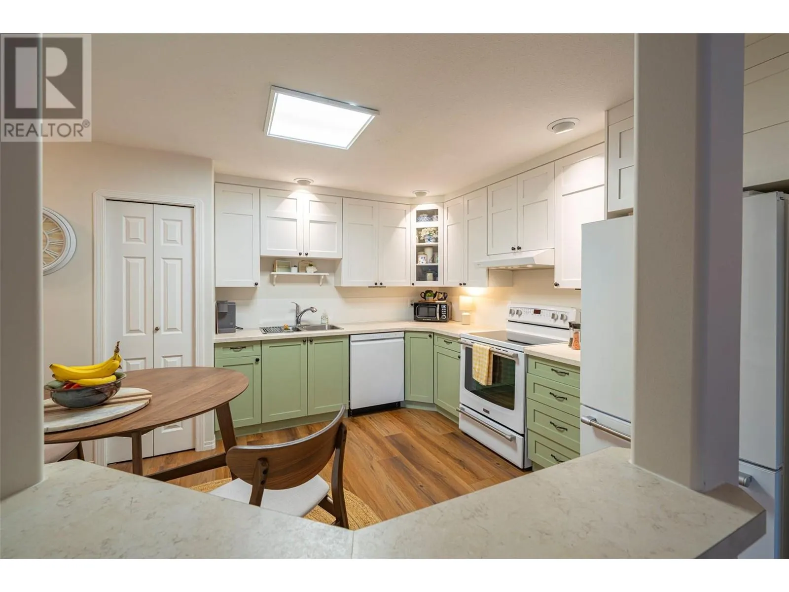 501 Kildonan Avenue Unit# 2