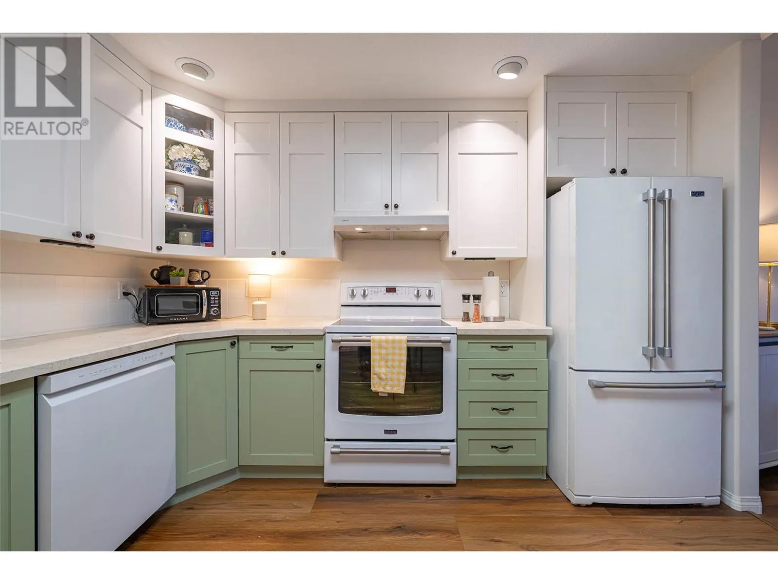 501 Kildonan Avenue Unit# 2