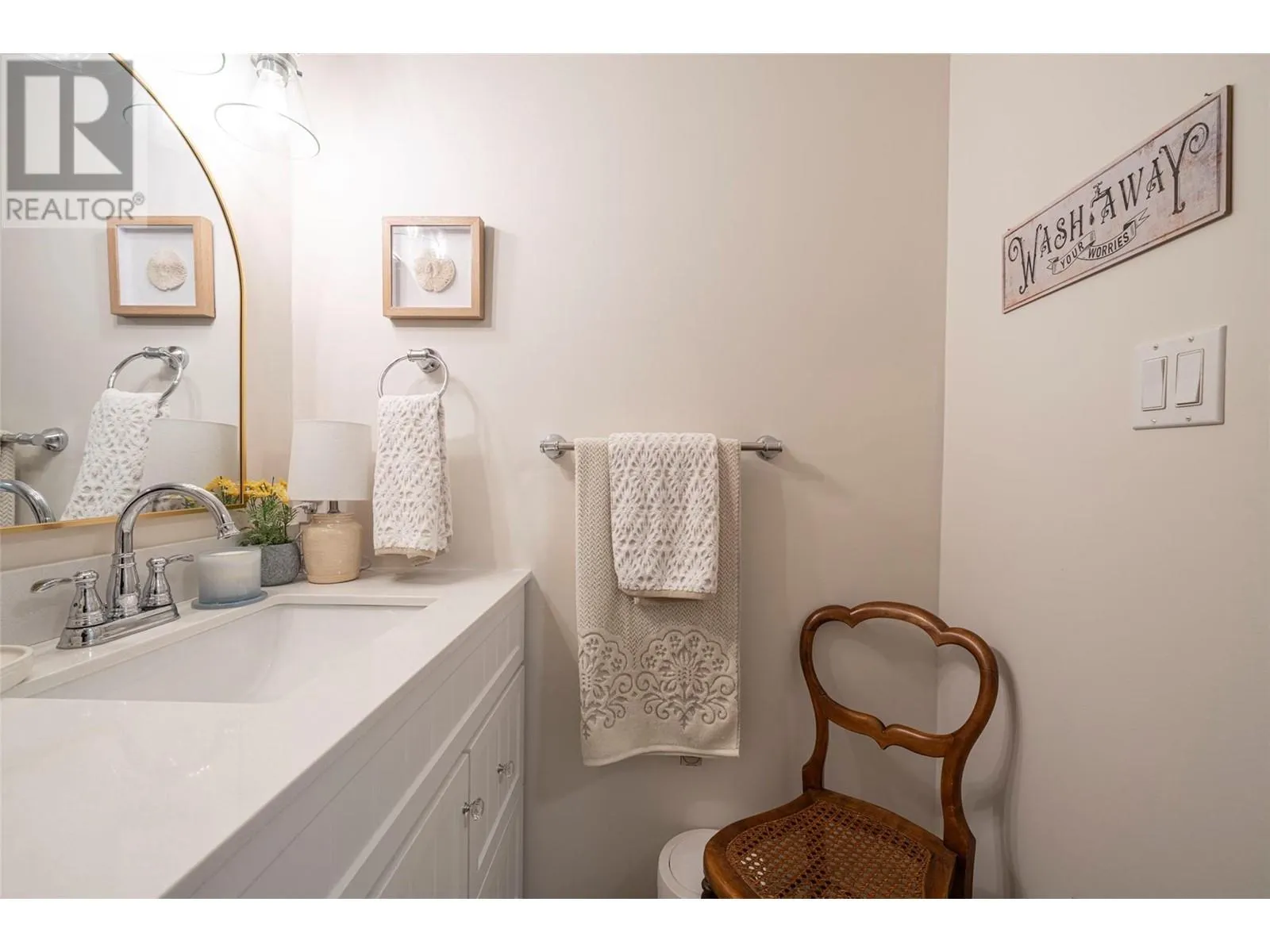 501 Kildonan Avenue Unit# 2