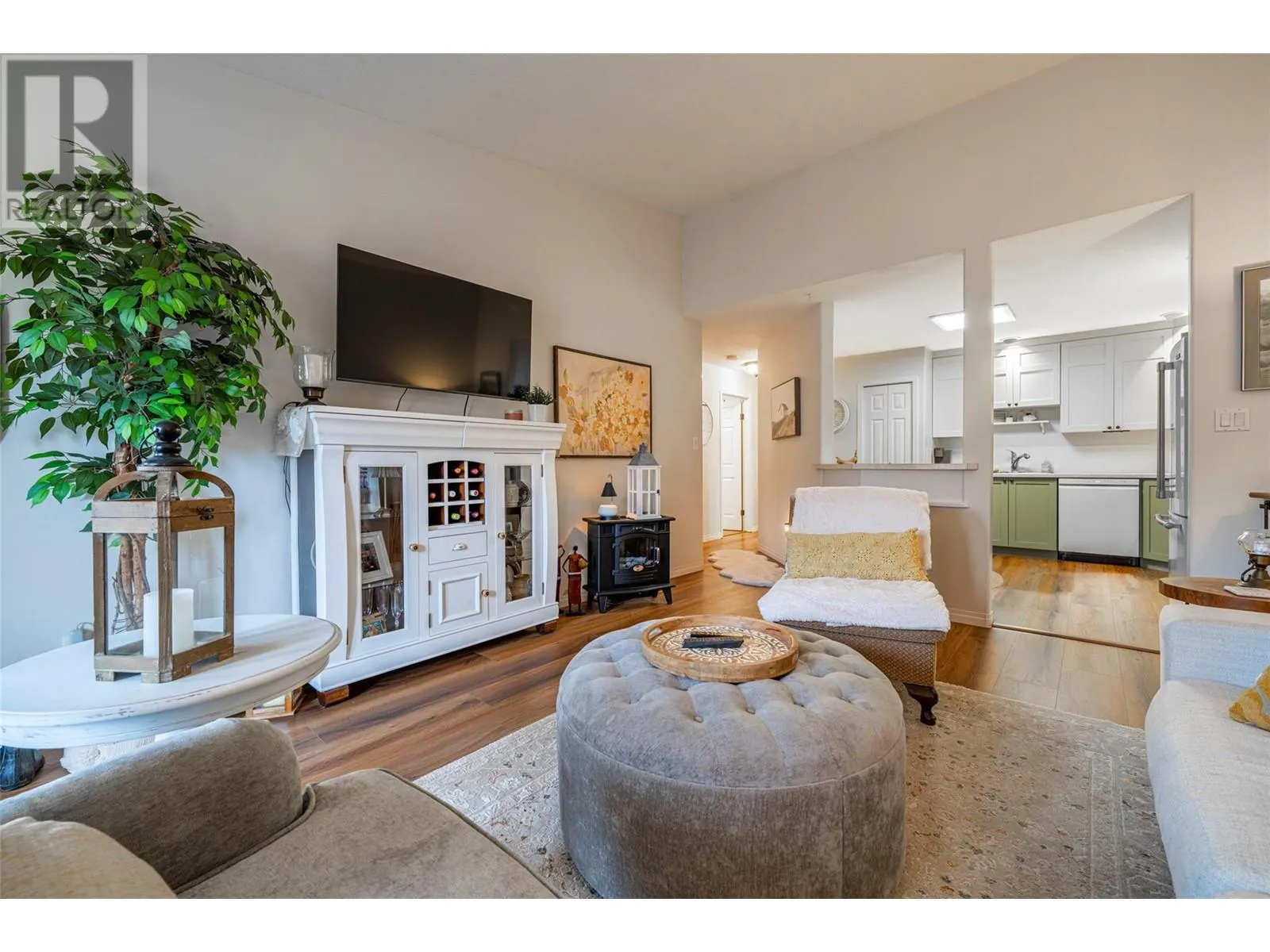 501 Kildonan Avenue Unit# 2