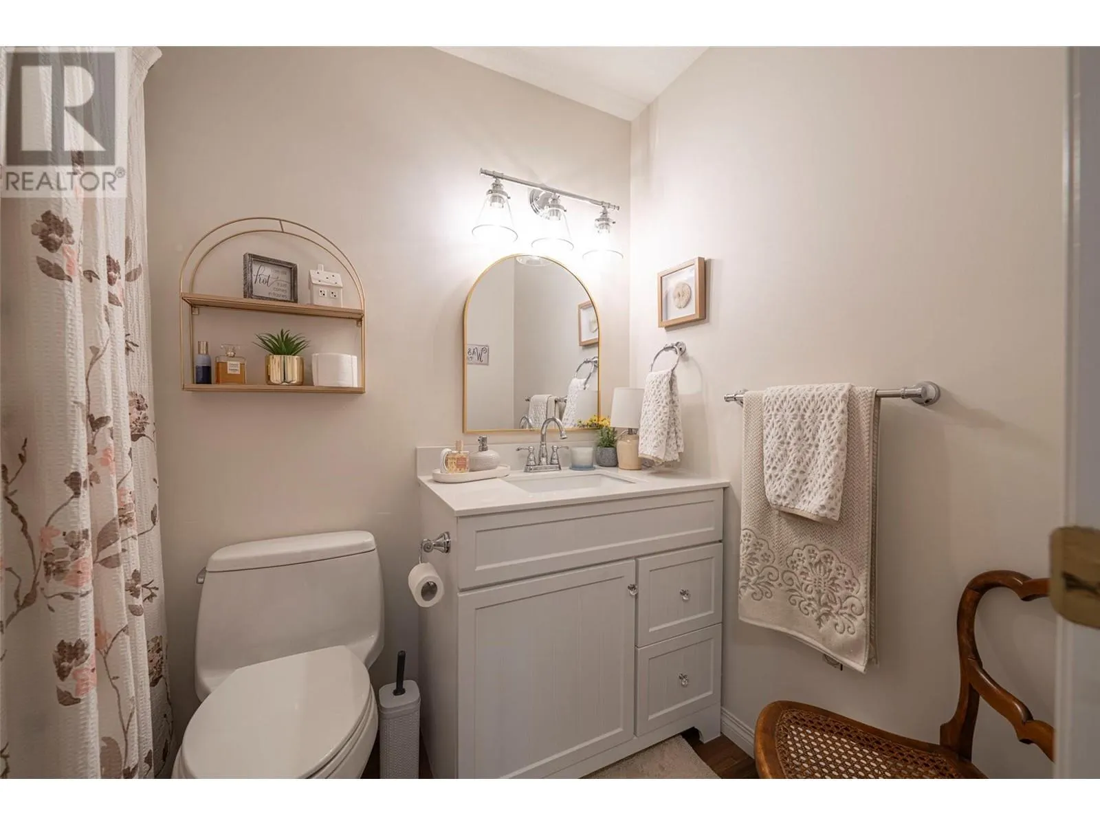 501 Kildonan Avenue Unit# 2