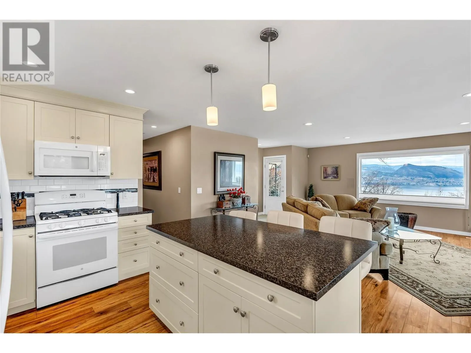 2864 ARAWANA Road
