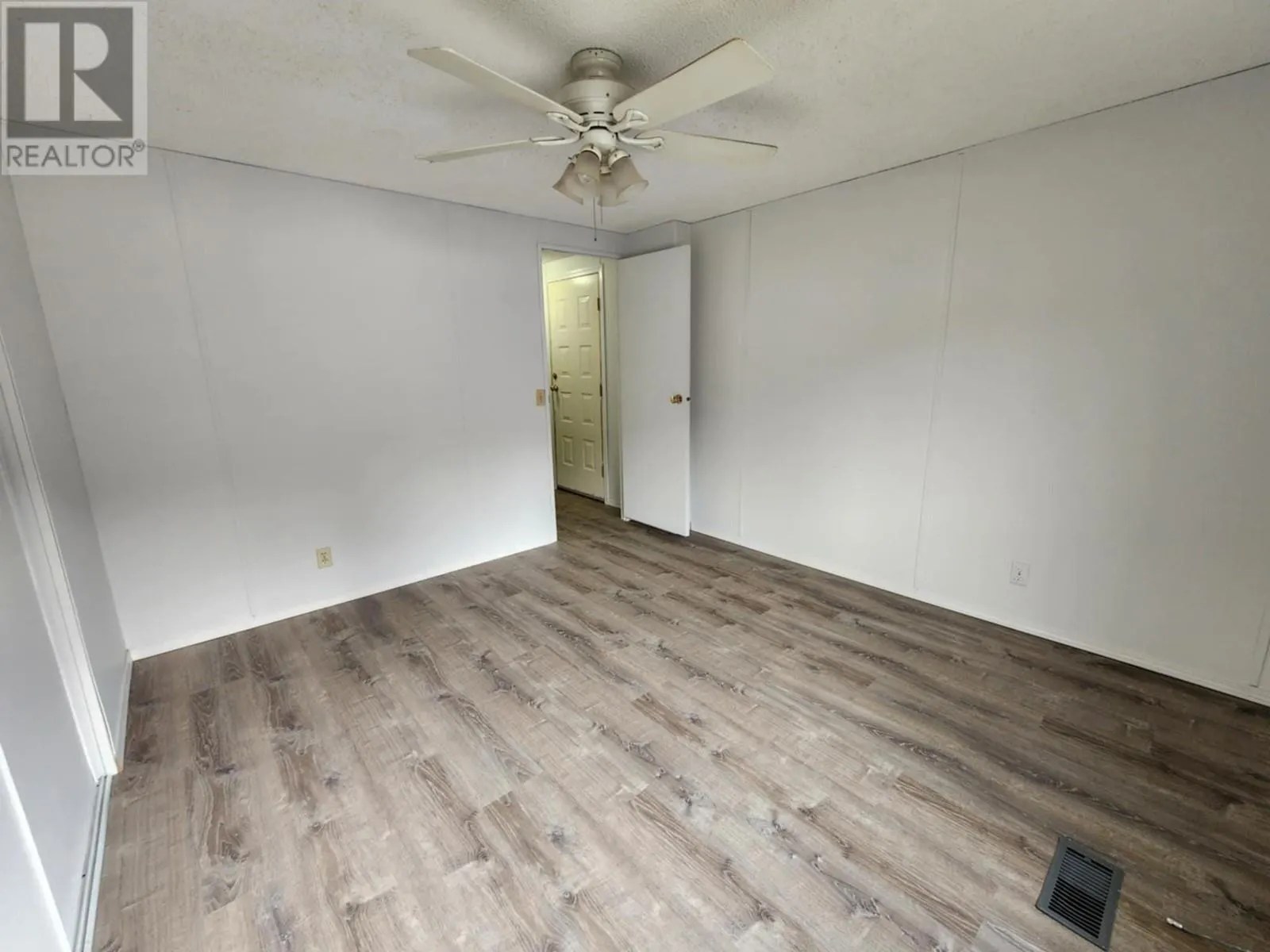 2313 Shuswap Avenue Unit# 32