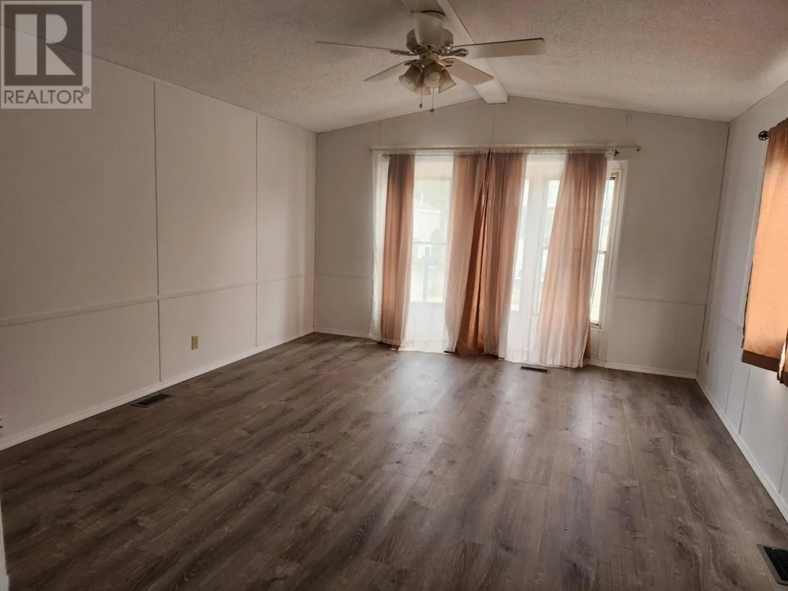 2313 Shuswap Avenue Unit# 32