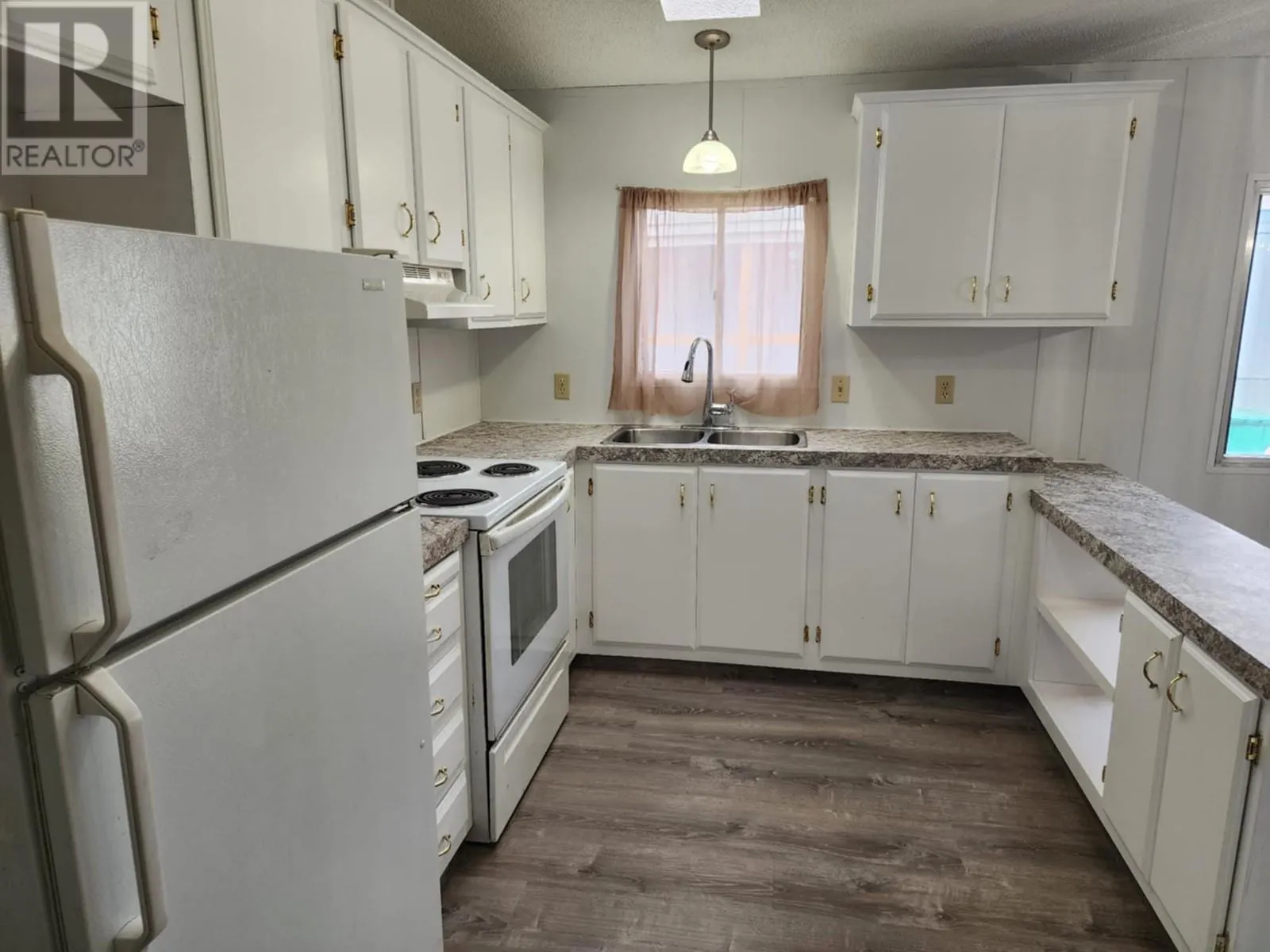 2313 Shuswap Avenue Unit# 32