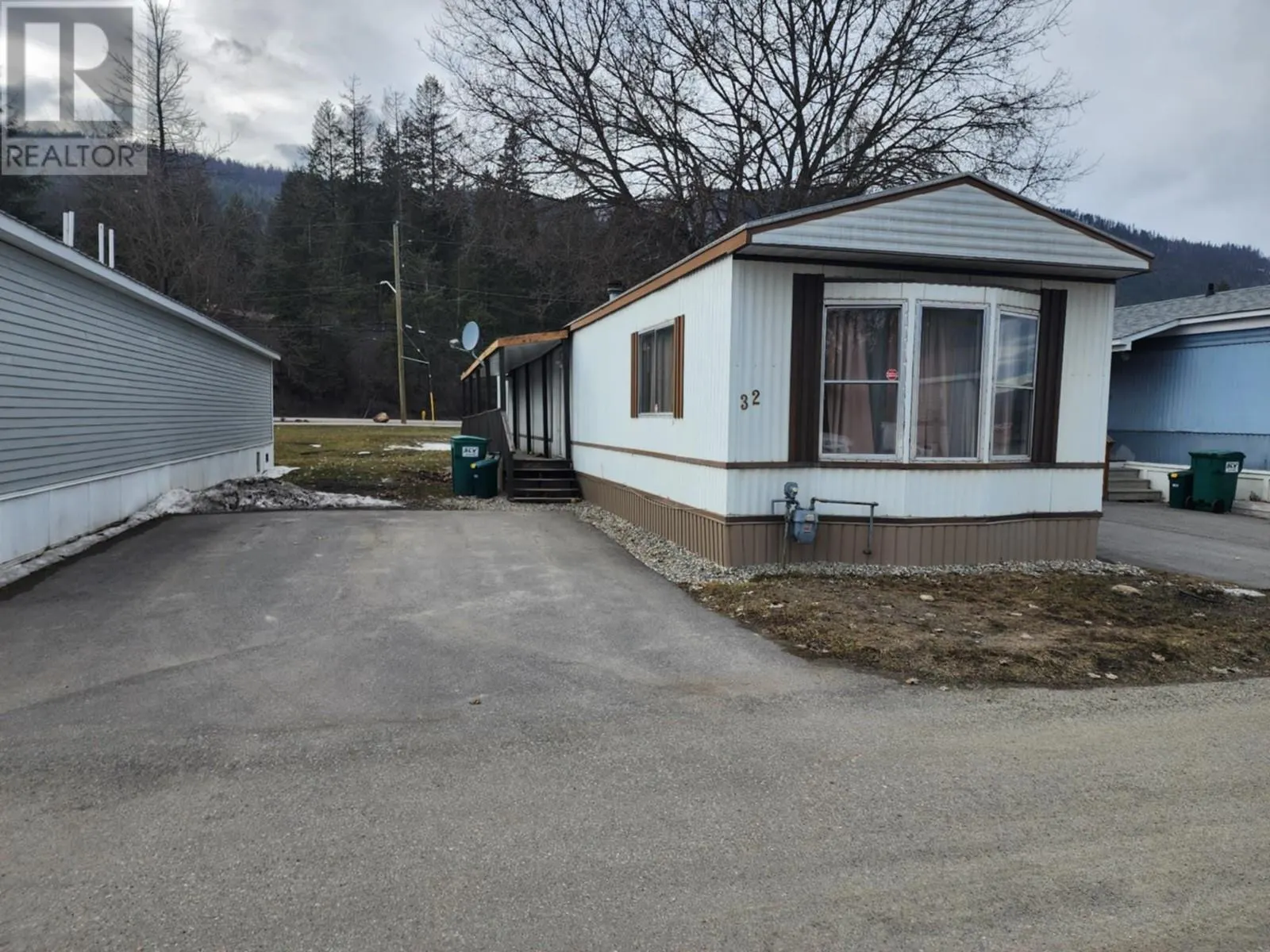 2313 Shuswap Avenue Unit# 32