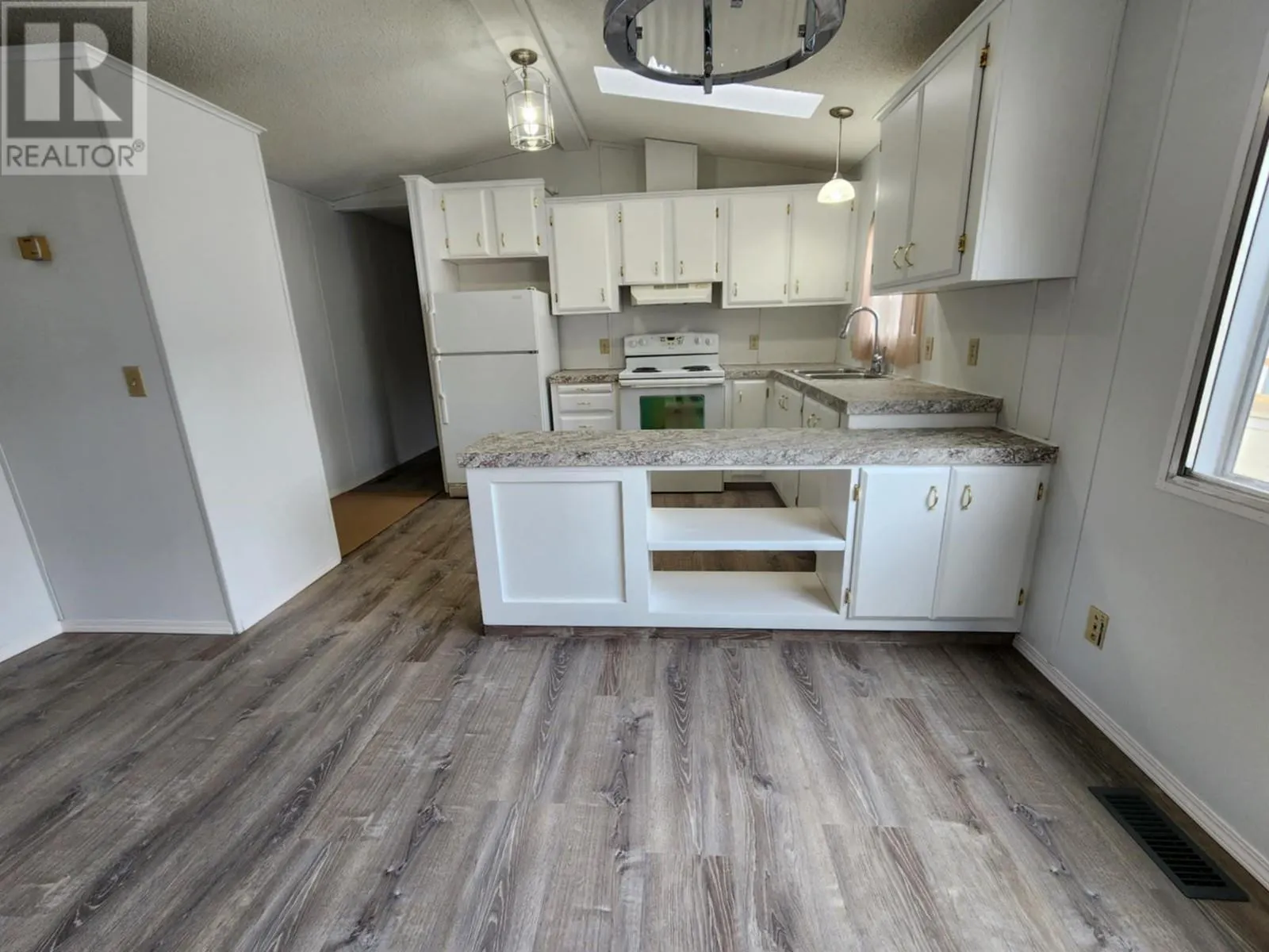 2313 Shuswap Avenue Unit# 32