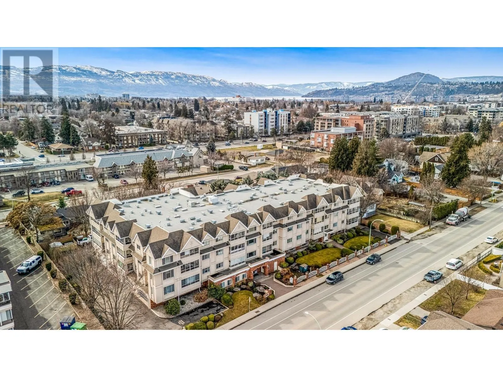 1055 Lawrence Avenue Unit# 102