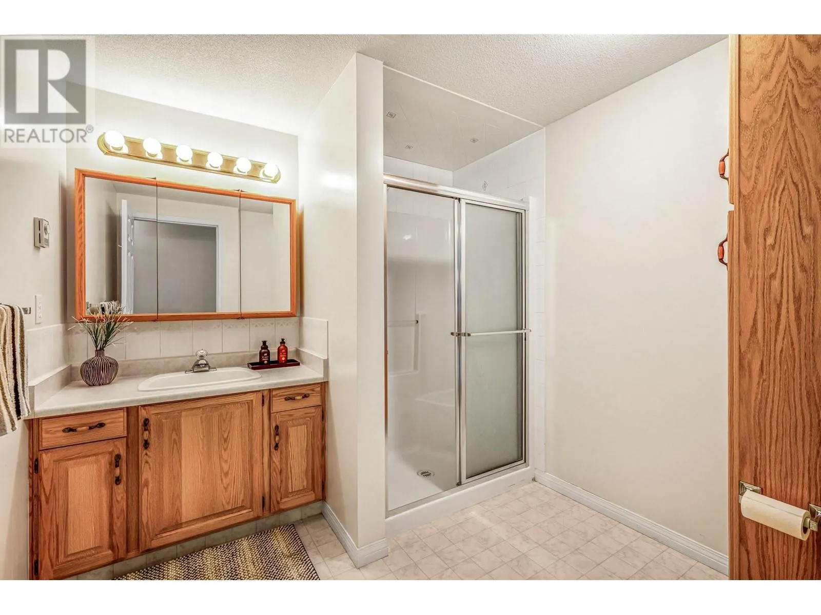 1055 Lawrence Avenue Unit# 102